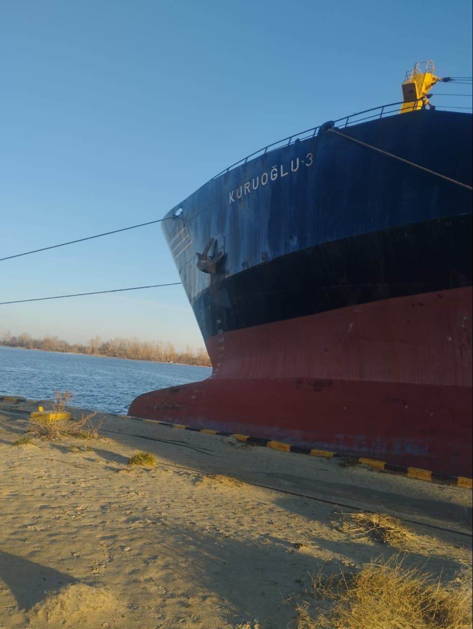 Kurtarılmayı bekliyordu: Ukrayna'da Türk gemisi vuruldu Kurtarılmayı bekliyordu: Ukrayna'da Türk gemisi vuruldu - 1. Resim