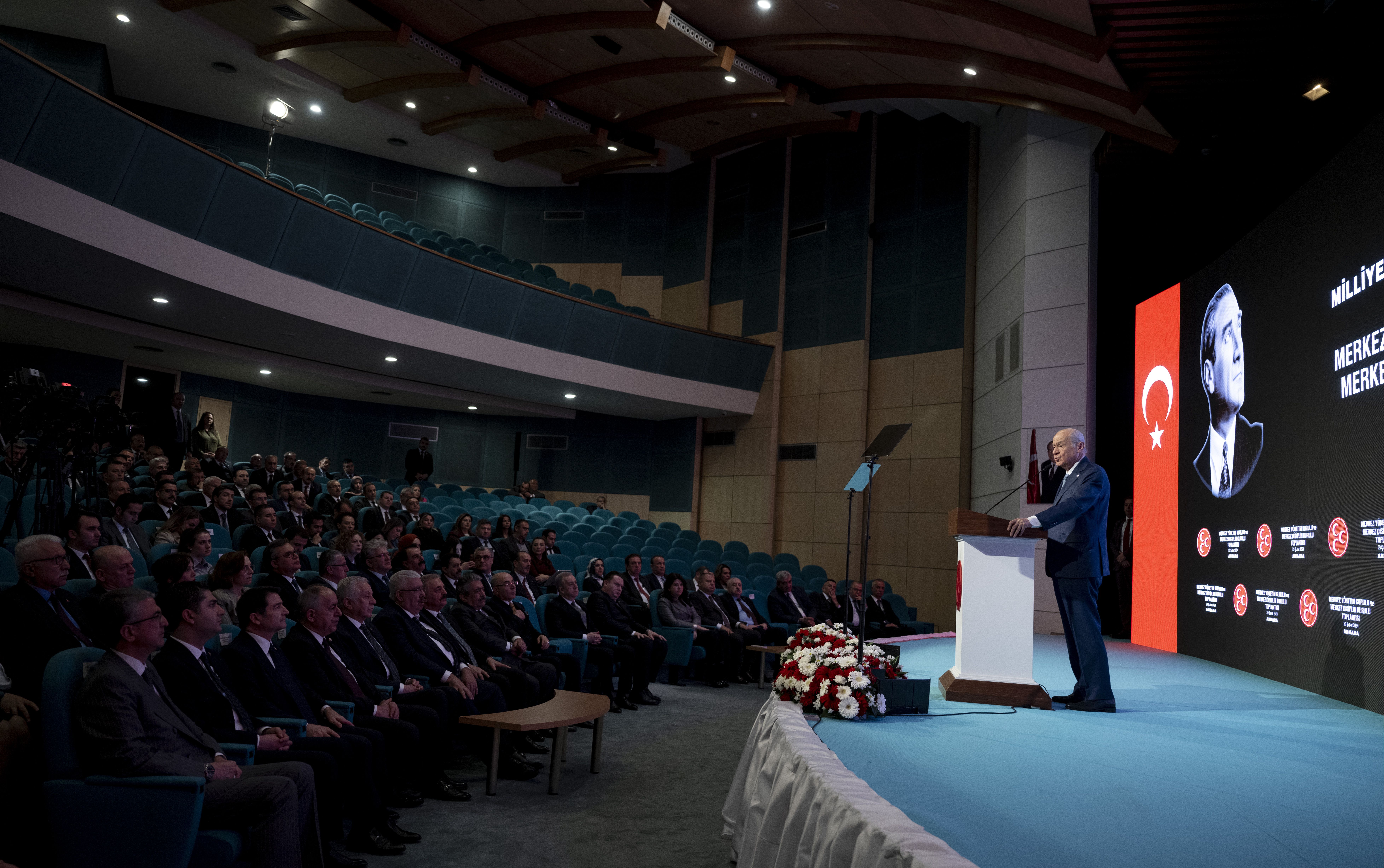 Bahçeli'den emekli maaşı açıklaması: Çağrılar haksız değil, iyileştirmeler cömertçe yapılacak - 2. Resim