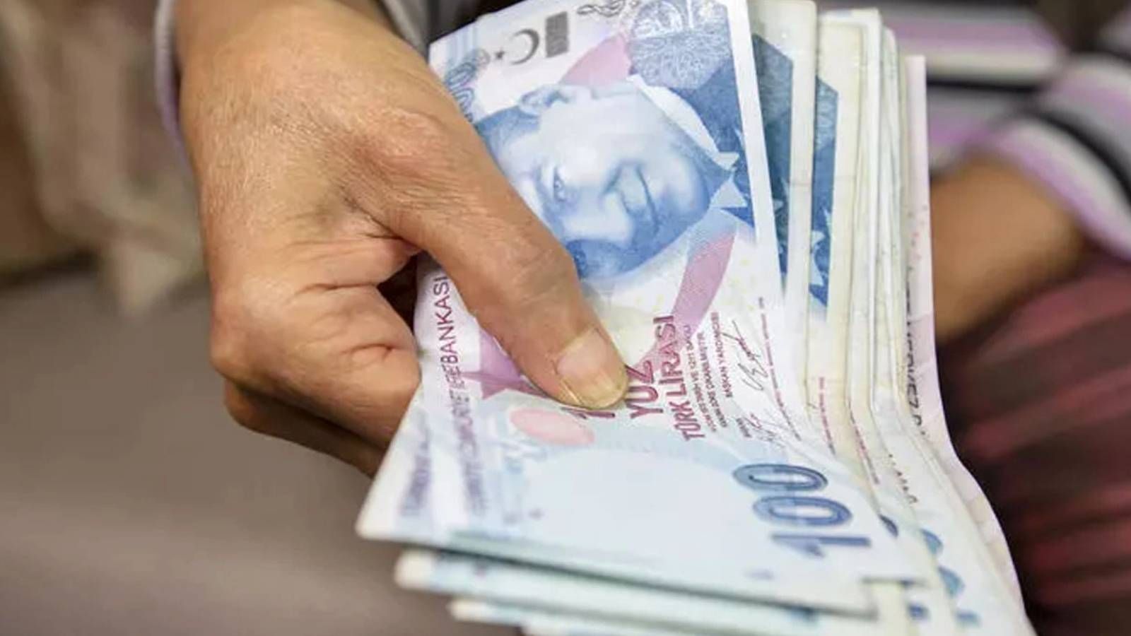 Emekli maaşı promosyonlarında kritik saatler! Emekliler Derneği açıkladı: 15 bin TL verilecek Emekli maaşı promosyonlarında kritik saatler! Emekliler Derneği açıkladı: 15 bin TL verilecek - 1. Resim