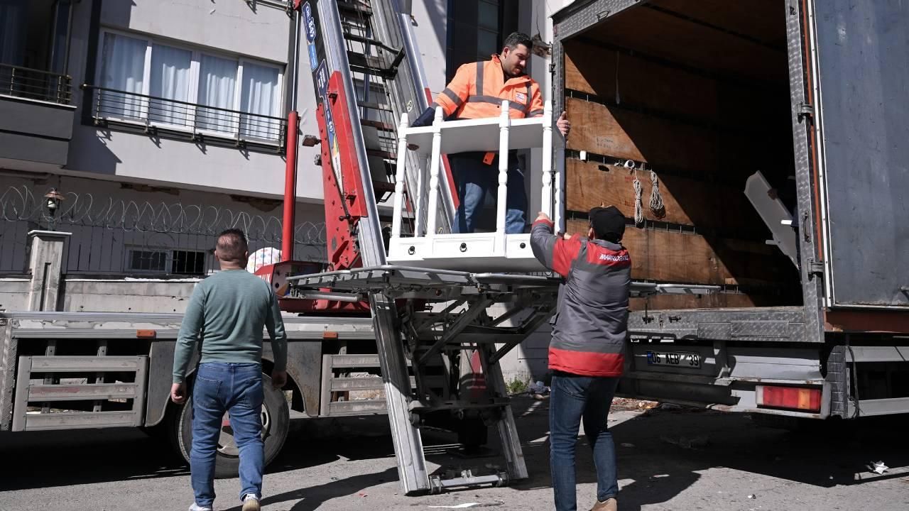 Nakliye fiyatları vatandaşı 'taşınmaktan' vazgeçirdi! Ücretler fahiş kiralarla yarışıyor Nakliye fiyatları vatandaşı 'taşınmaktan' vazgeçirdi! Ücretler fahiş kiralarla yarışıyor - 1. Resim