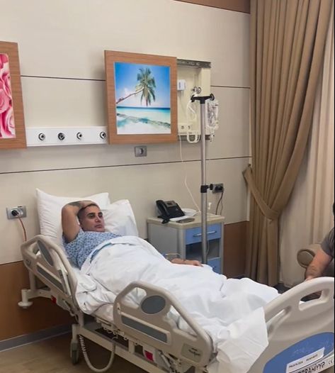 Şarkıcı Doğuş peş peşe üç ameliyat oldu! İşte sağlık durumu - 1. Resim