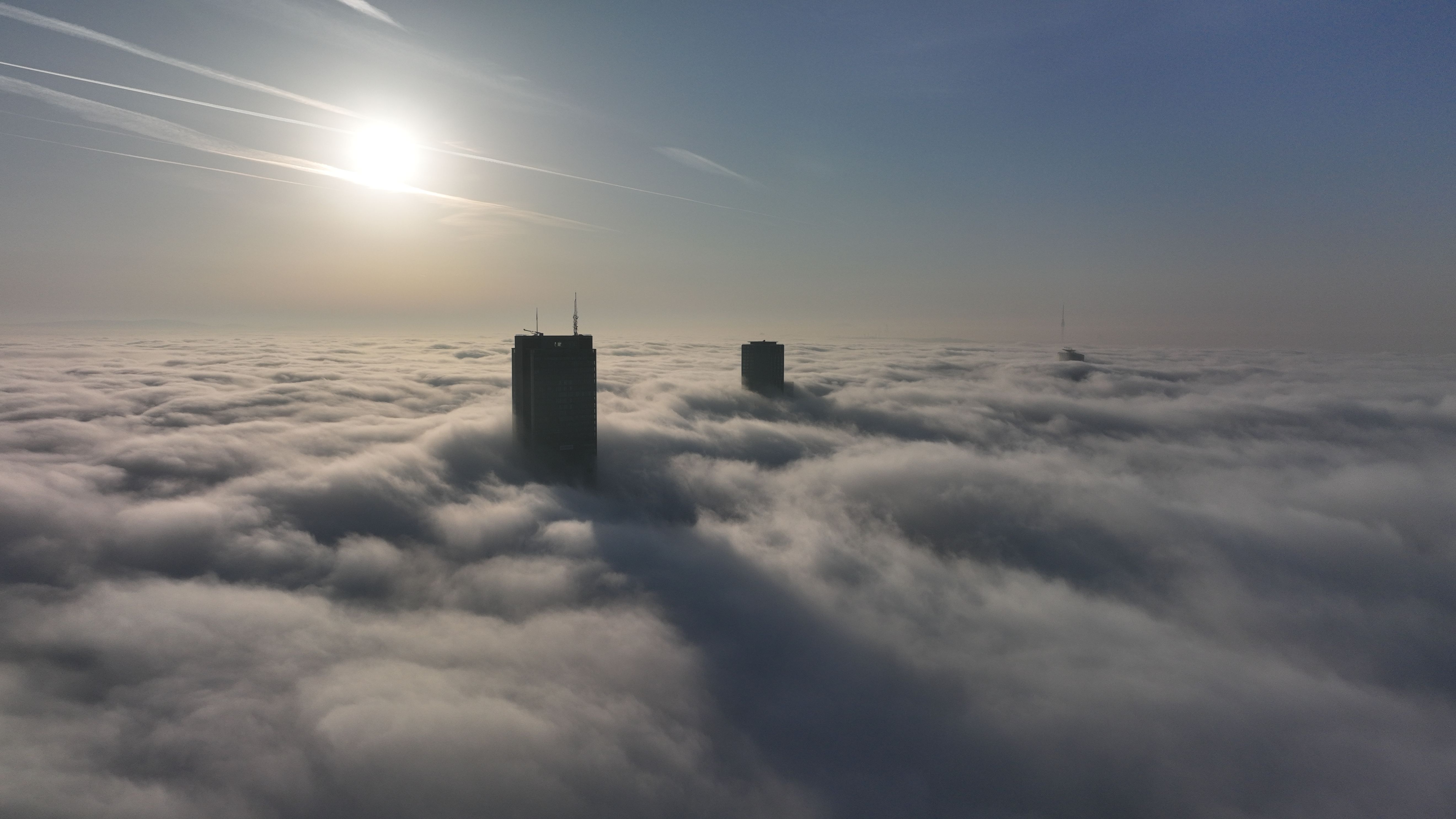 Sis, dev gökdelenleri yuttu! İstanbul'da kartpostallık manzaralar... - 3. Resim