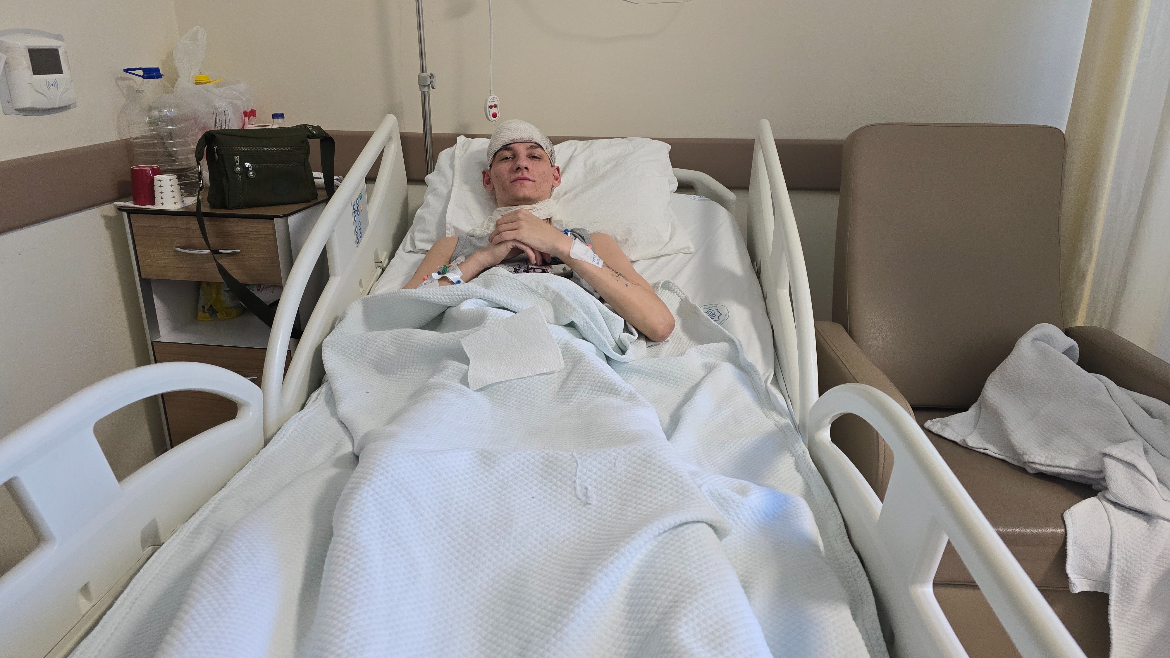 Yaralı genci yaşadığından şüphe ettiren olay: Kendi ölüm haberini okudu - 1. Resim