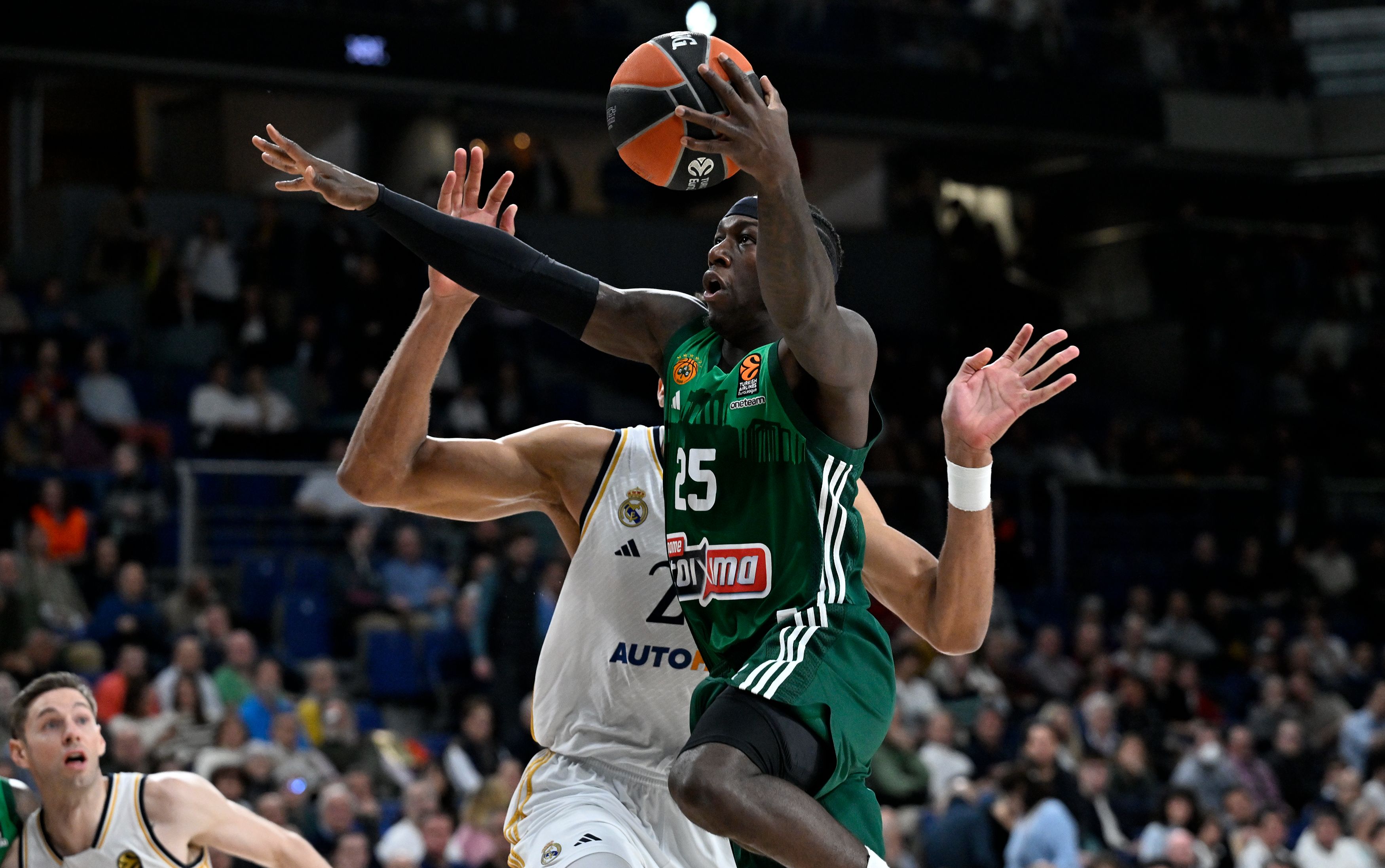 Avrupa basketbolu Ergin Ataman'ı konuşuyor! Türk hoca Real Madrid'e bir ilki yaşattı - 1. Resim