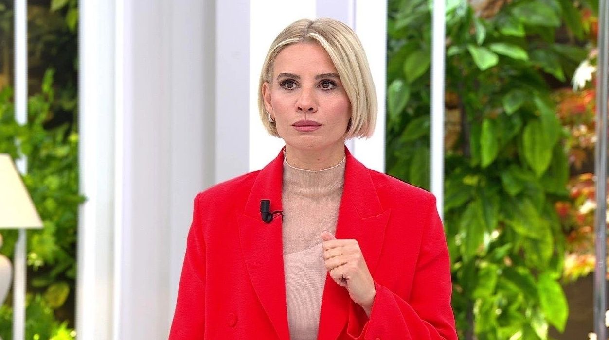 Esra Erol annesini paylaştı, görenler aynı yorumu yaptı: Kızlarından daha güzel Esra Erol annesini paylaştı, görenler aynı yorumu yaptı: Kızlarından daha güzel - 3. Resim