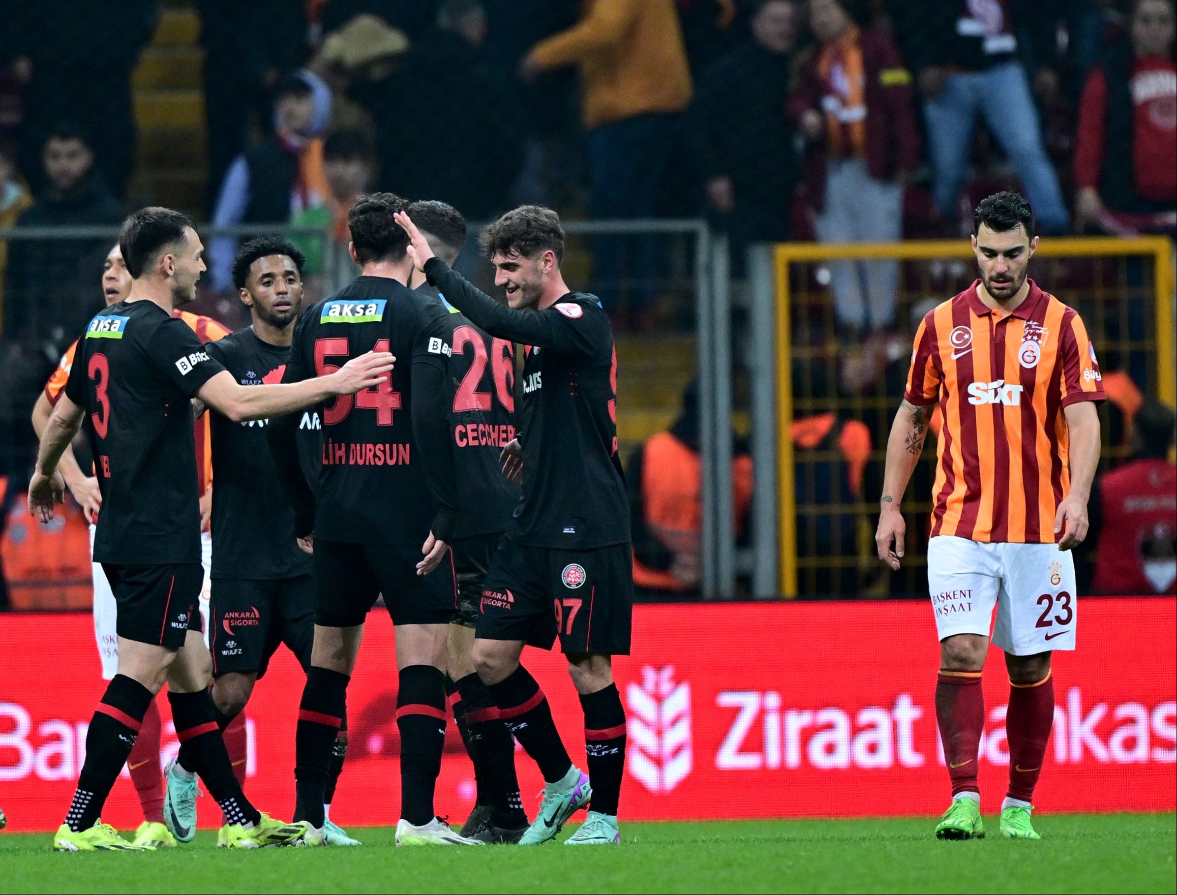 Fatih Karagümrük yarı finalde! Galatasaray, Ziraat Türkiye Kupası'na veda etti - 5. Resim