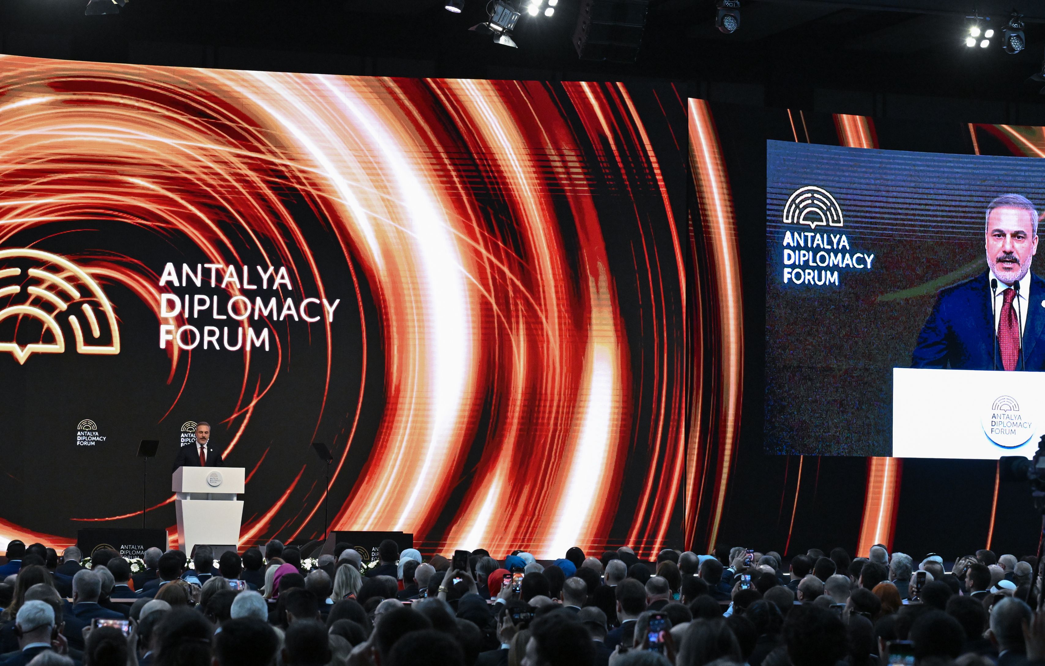 Hakan Fidan'dan Antalya Diplomasi Forumu'na damga vuran sözler - 1. Resim