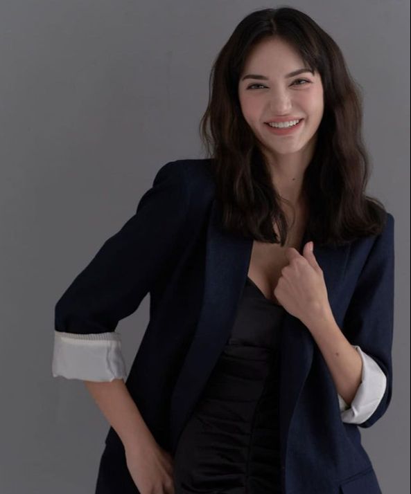 İnci Taneleri dizisinde Doktor Elif'in 31 yaşındaki İrem Çıray olduğu öğrenildi - 1. Resim