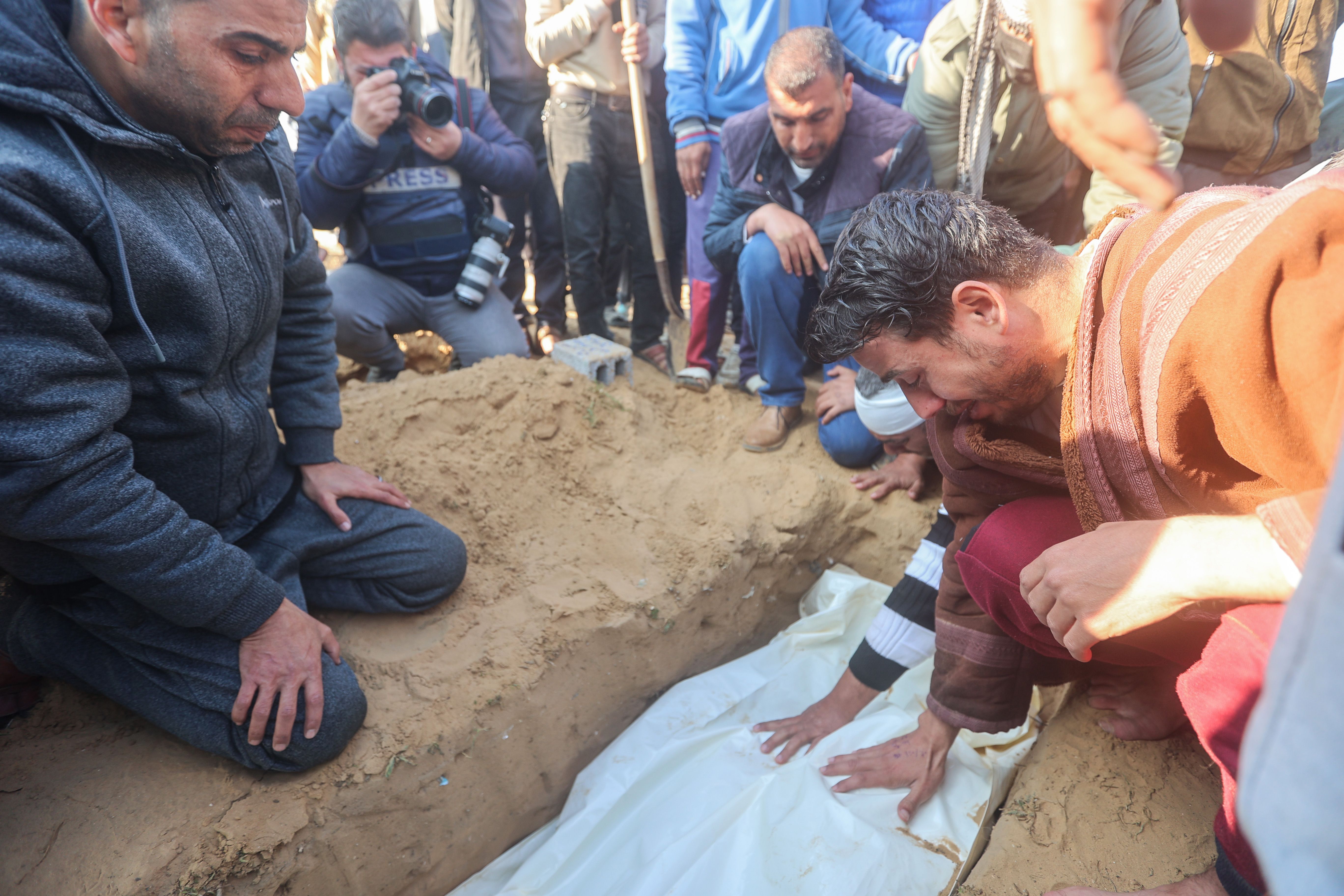 İtalyan gazetesinden skandal başlık! İsrail'in katliamı için masumları suçladılar - 1. Resim