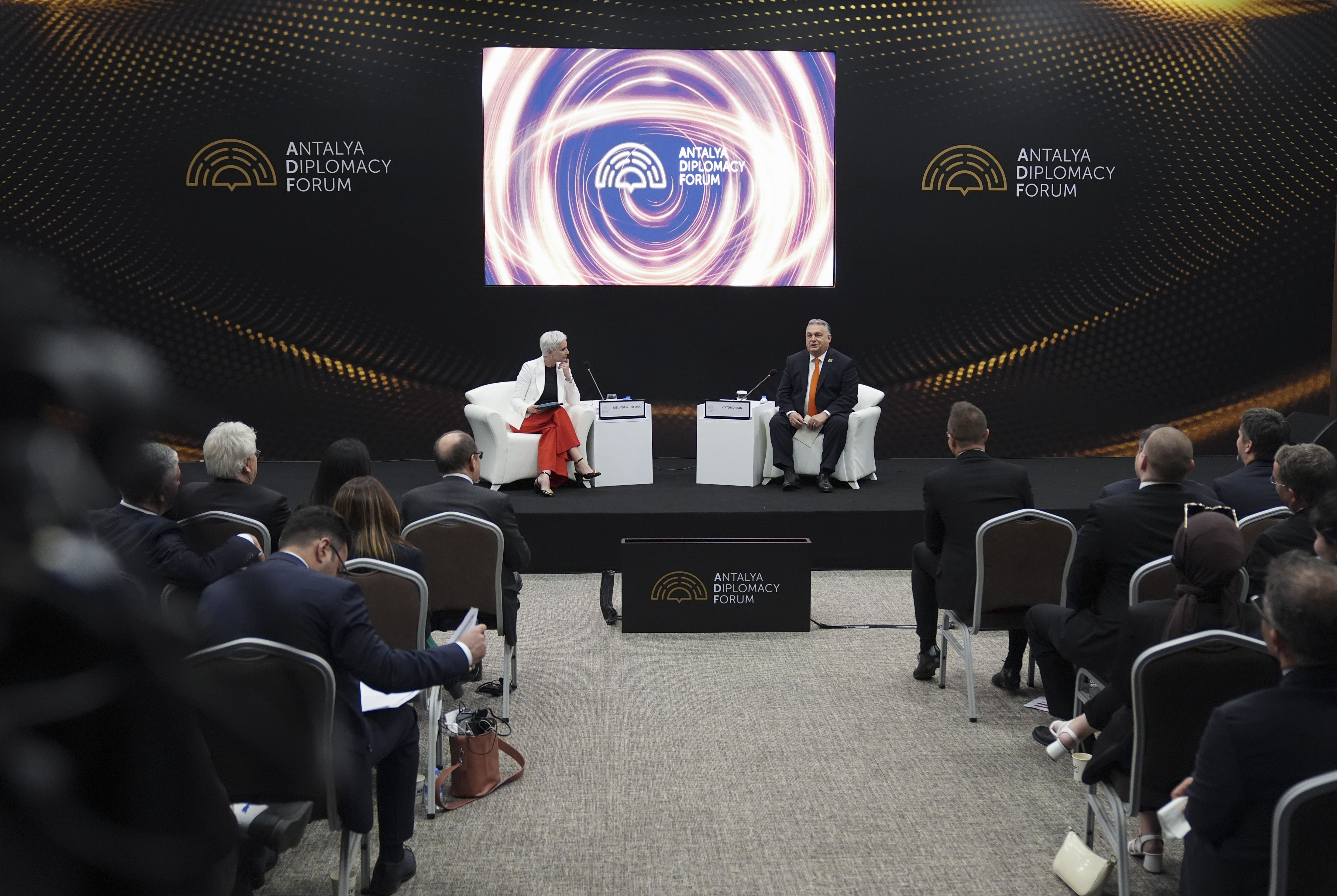 Macaristan Başbakanı Orban: Erdoğan Avrupa kıtasını kurtardı - 1. Resim