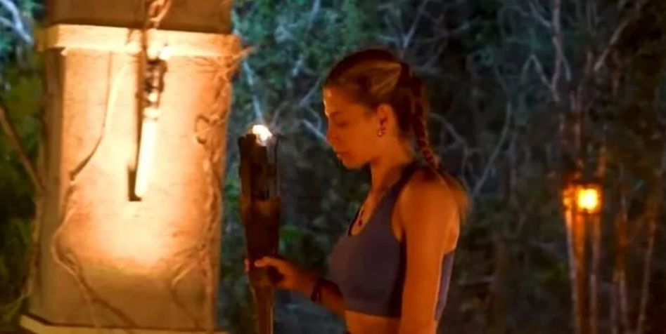 Nefes kesen düello! Begüm Survivor'a gözyaşları içinde veda etti Nefes kesen düello! Begüm Survivor'a gözyaşları içinde veda etti - 1. Resim