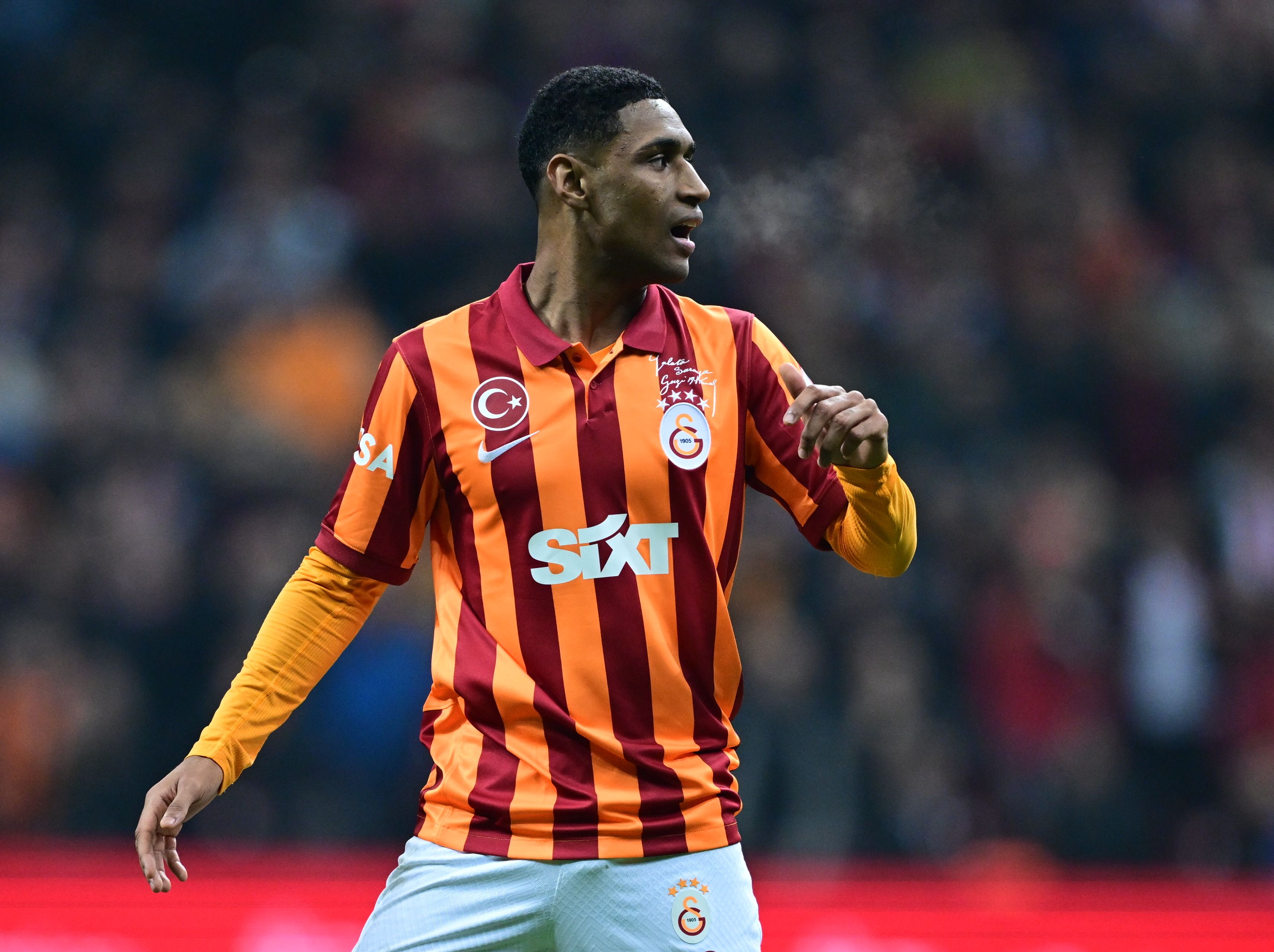 Nihat Kahveci, Galatasaraylı 2 futbolcuyu yerden yere vurdu: Ben olsam pasaportlarını iptal ederim Nihat Kahveci, Galatasaraylı 2 futbolcuyu yerden yere vurdu: Ben olsam pasaportlarını iptal ederim - 2. Resim