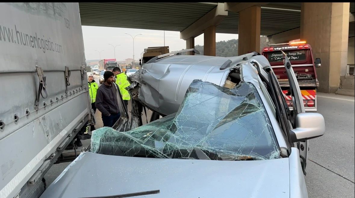 Feci kazadan burnu bile kanamadan kurtuldu! Aracı hurdaya döndü Feci kazadan burnu bile kanamadan kurtuldu! Aracı hurdaya döndü - 2. Resim