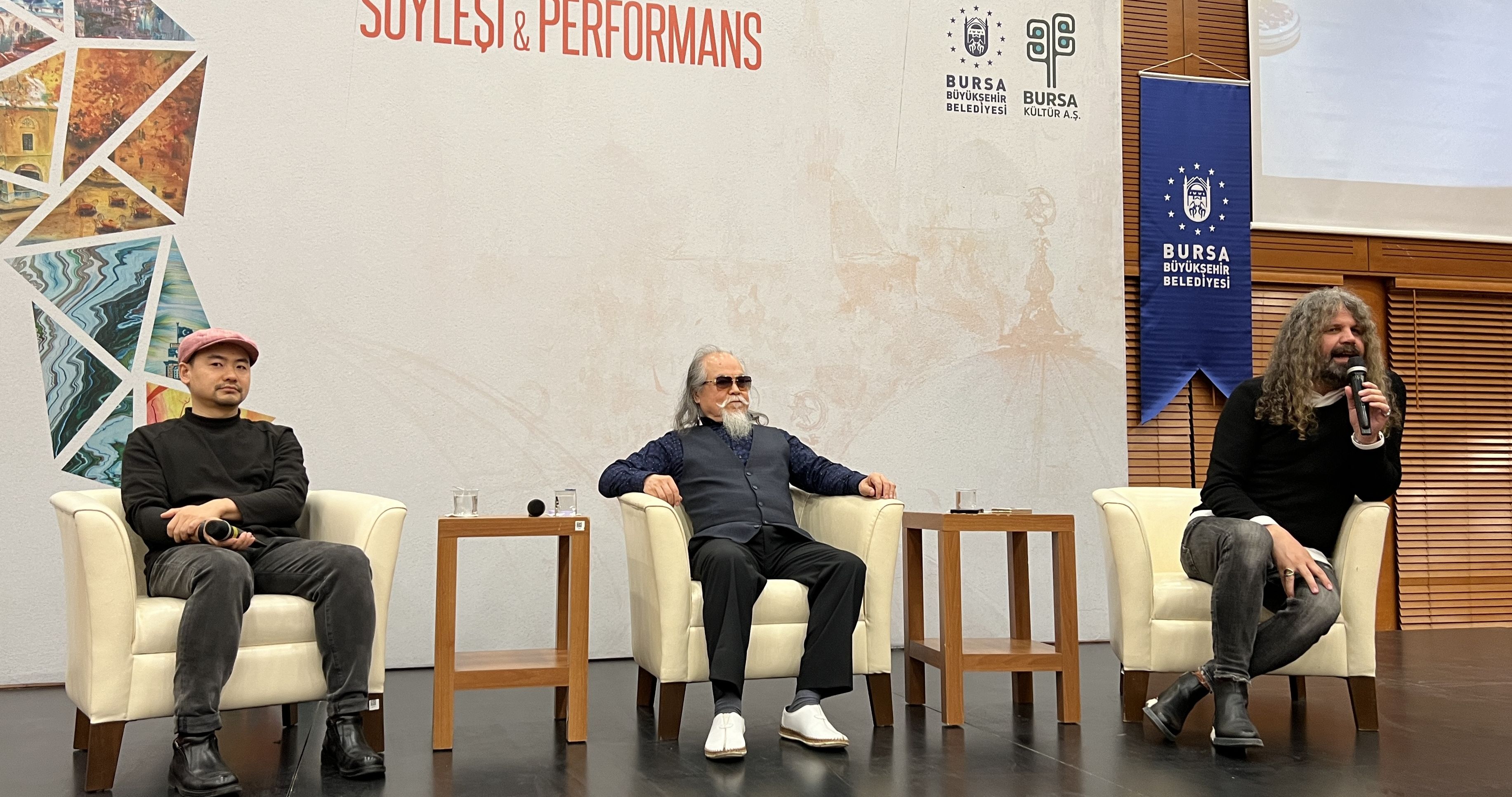 Gençlerden Çinli sanatçıya yoğun ilgi! Ali Lei Gong ve Said Lei Bursa'da Çin minyatürü performansı sergiledi Gençlerden Çinli sanatçıya yoğun ilgi! Ali Lei Gong ve Said Lei Bursa'da Çin minyatürü performansı sergiledi - 1. Resim