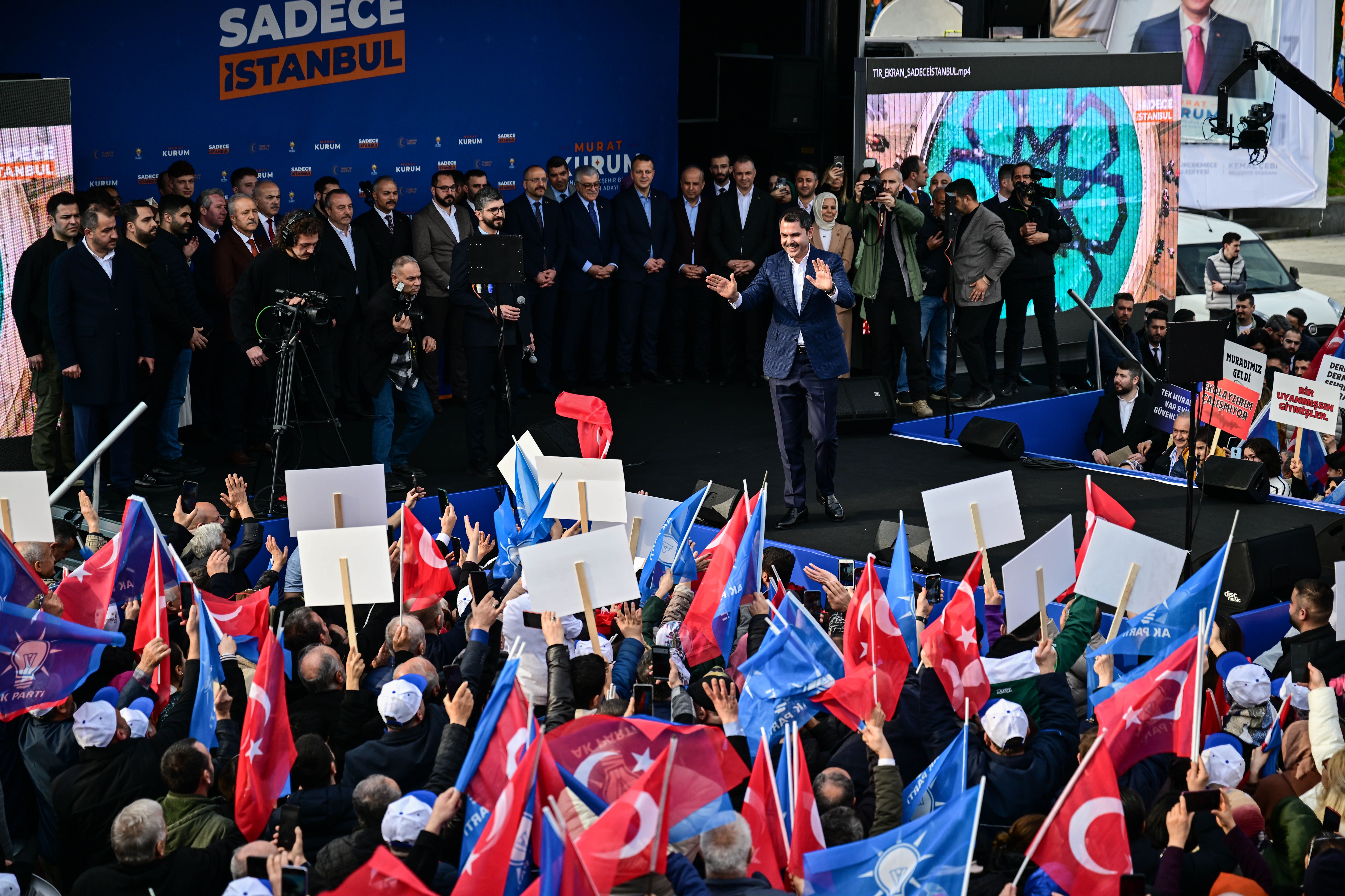 Murat Kurum'dan İmamoğlu'na Akşener göndermesi: 'Hani ablandı senin, sarılıyordunuz, ne oldu?' Murat Kurum'dan İmamoğlu'na Akşener göndermesi: 'Hani ablandı senin, sarılıyordunuz, ne oldu?' - 1. Resim