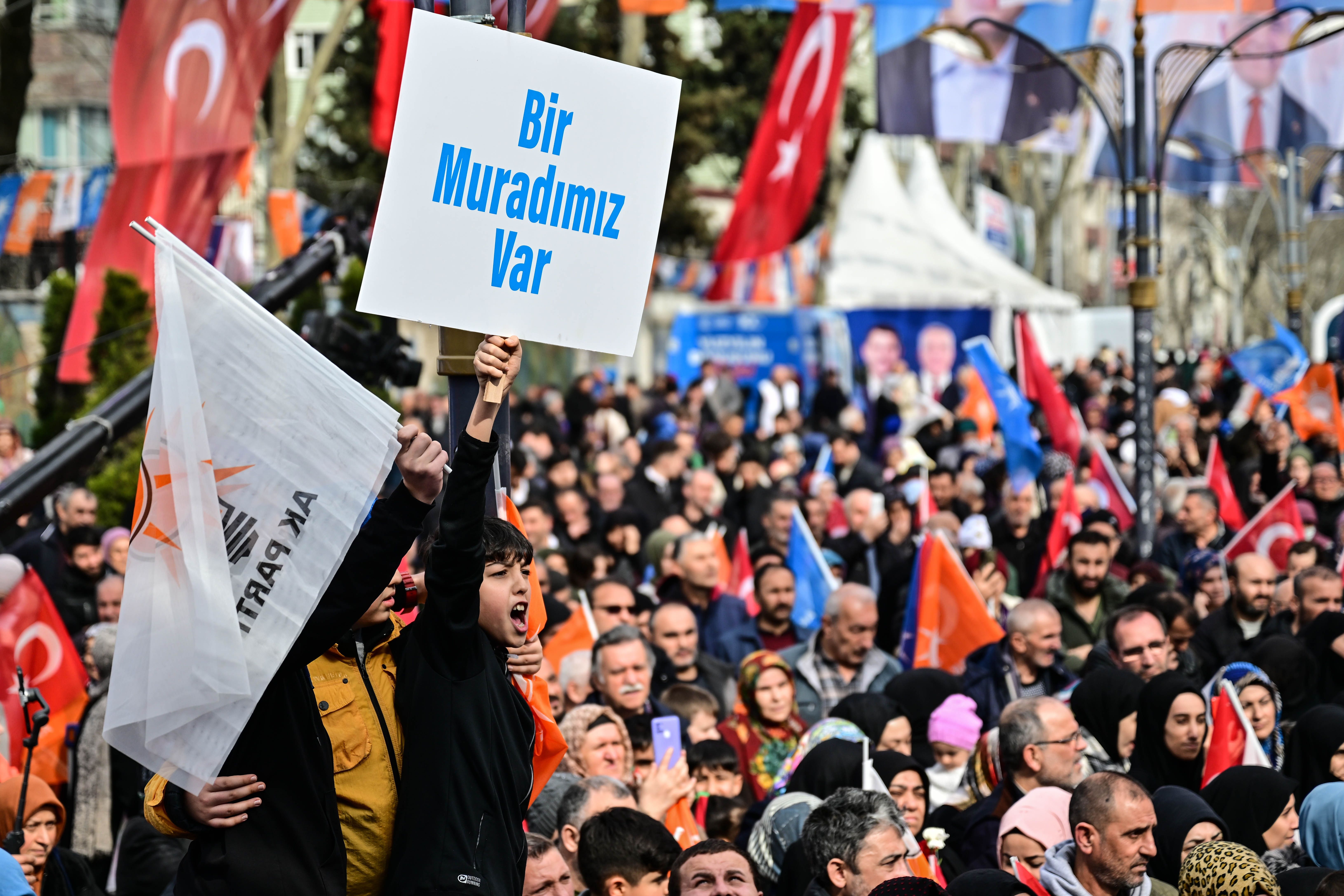 Özgür Özel'in 'Gazze' eleştirisine Kurum'dan sert tepki: Senin ne çapın ne duruşun var Özgür Özel'in 'Gazze' eleştirisine Kurum'dan sert tepki: Senin ne çapın ne duruşun var - 2. Resim