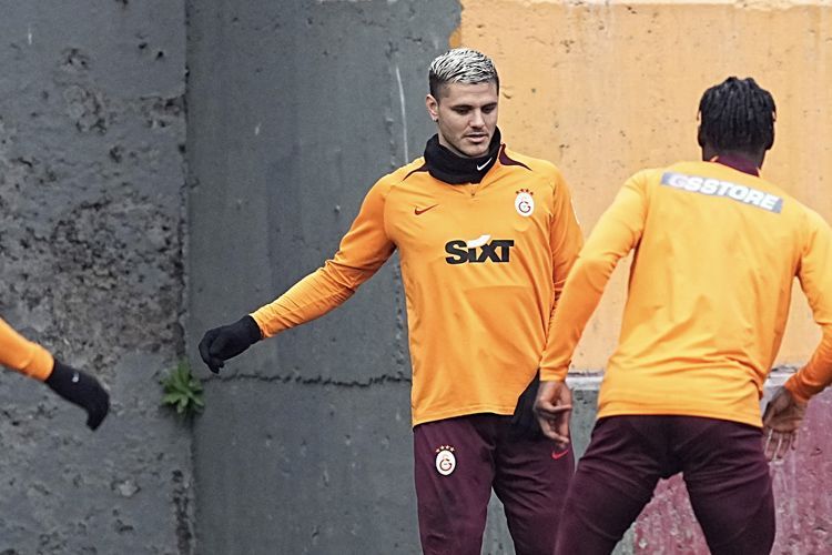 Sadece Okan Buruk'un değil Fernando Santos'un da gözü kulağı bu haberdeydi! İcardi Beşiktaş derbisinde sahada olacak Sadece Okan Buruk'un değil Fernando Santos'un da gözü kulağı bu haberdeydi! İcardi Beşiktaş derbisinde sahada olacak - 1. Resim