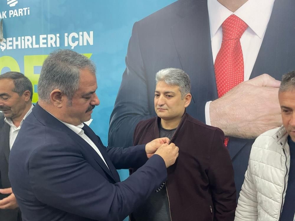 Ali Babacan'ın partisinde istifa rüzgarı! Yerel seçim öncesi DEVA'yı AK Parti'de buldular Ali Babacan'ın partisinde istifa rüzgarı! Yerel seçim öncesi DEVA'yı AK Parti'de buldular - 2. Resim