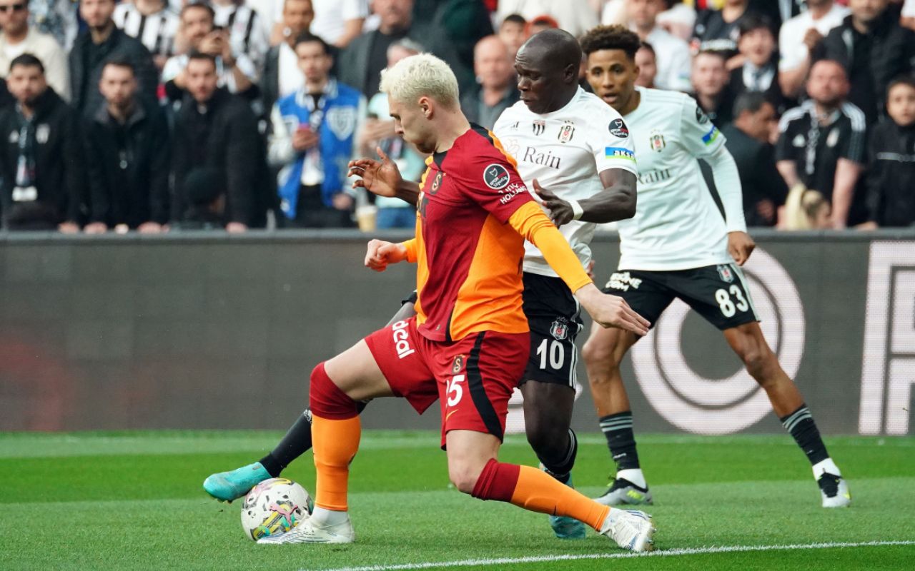 Beşiktaş, Galatasaray'ı ağırlıyor! Derbide sürpriz kadro! Muhtemel 11'ler Beşiktaş, Galatasaray'ı ağırlıyor! Derbide ilk 11'ler belli oldu - 2. Resim