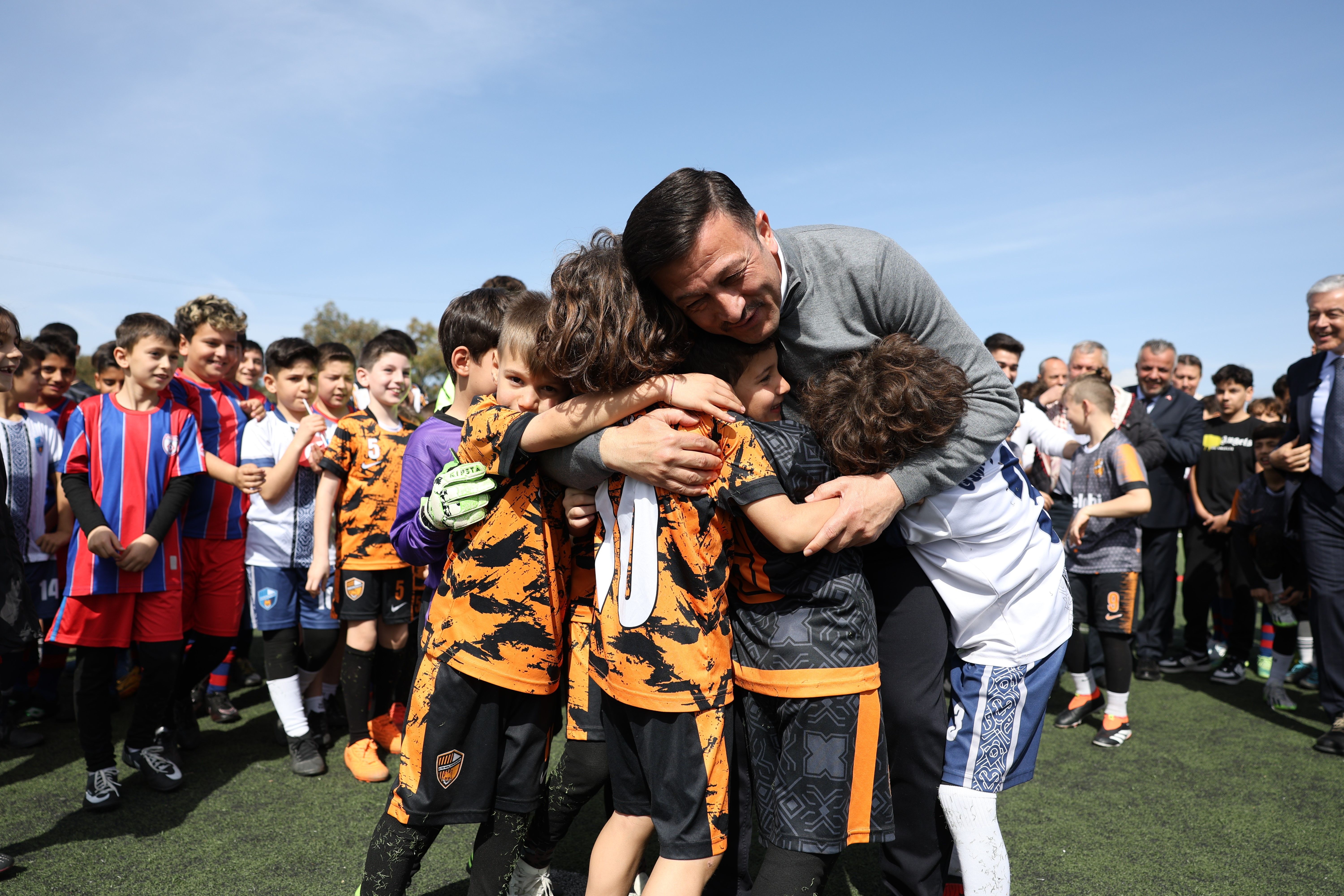 Hamza Dağ: İzmir yeniden 'ağabey' olacak Hamza Dağ: İzmir yeniden 'ağabey' olacak - 1. Resim