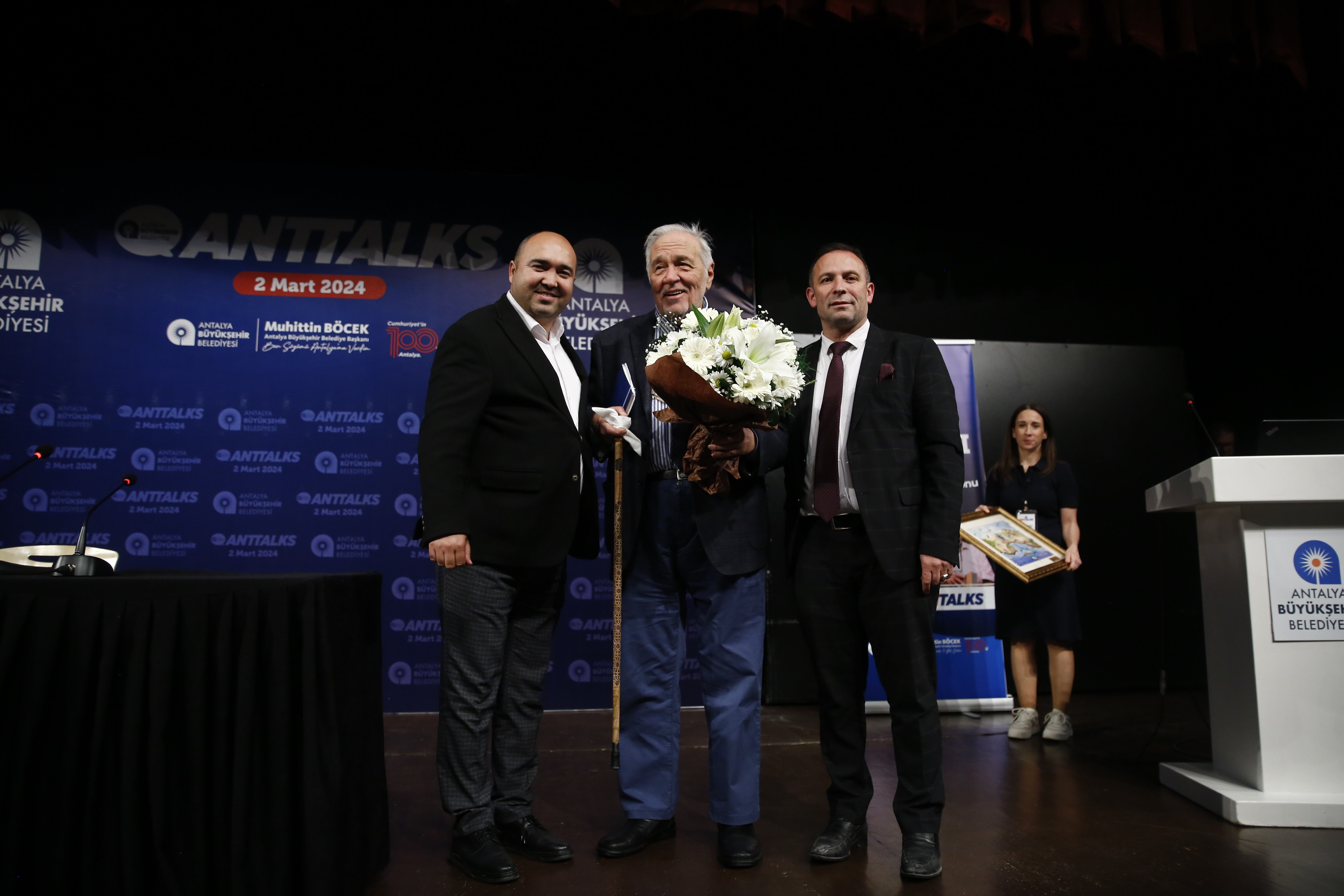 İlber Ortaylı'dan 'sosyal devrim' çıkışı: Bazı yetkiler devletten alınıp, belediyelere verilmeli - 2. Resim