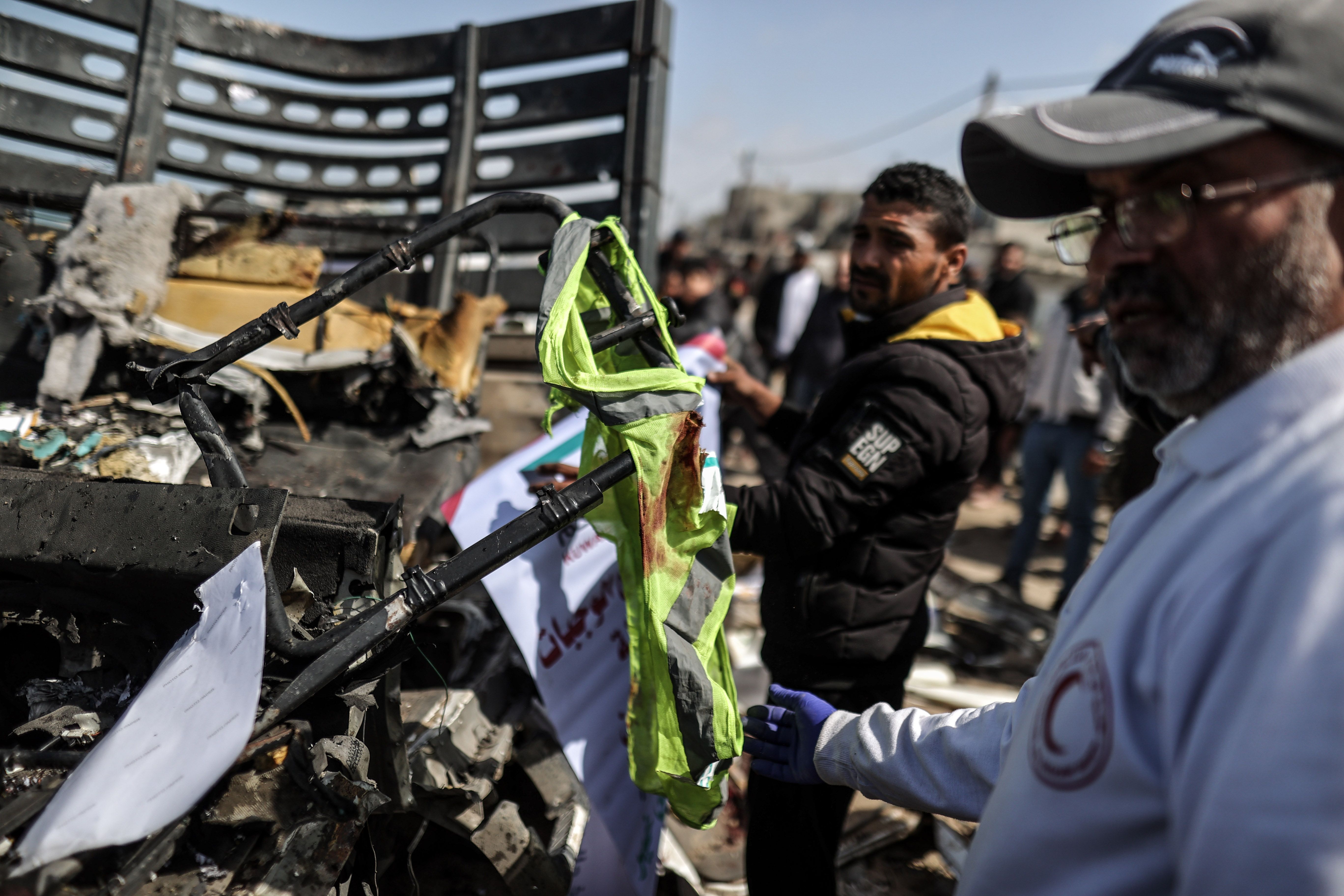 İsrail yine insani yardım aracını hedef aldı! 9 kişi öldü, onlarca yaralı var İsrail yine insani yardım aracını hedef aldı! 9 kişi öldü, onlarca yaralı var - 2. Resim