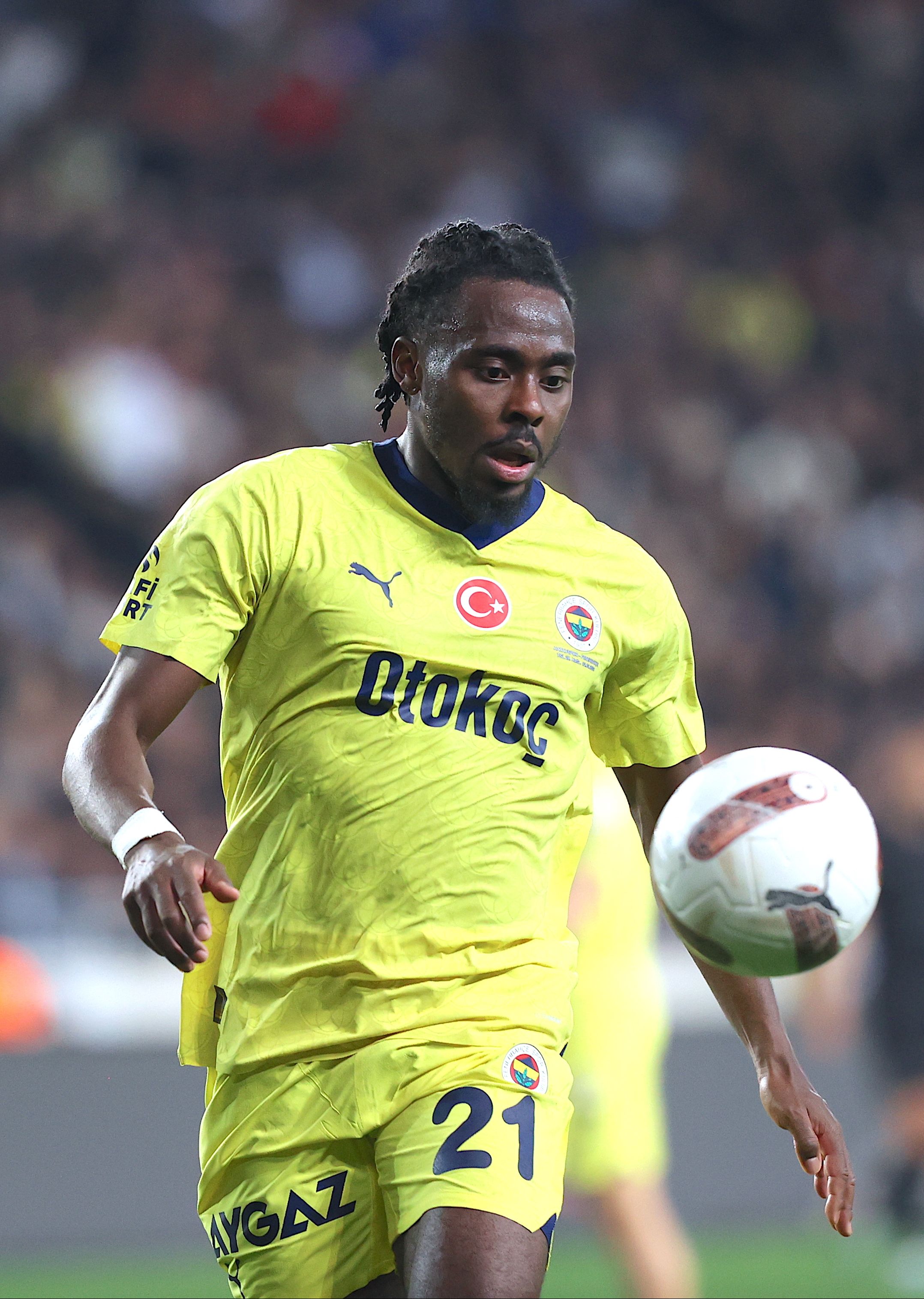 Sarı kanarya kritik Hatay deplasmanından neşeli döndü! Fener’den "Hatay"a yer yok Sarı kanarya kritik Hatay deplasmanından neşeli döndü! Fener’den "Hatay"a yer yok - 4. Resim