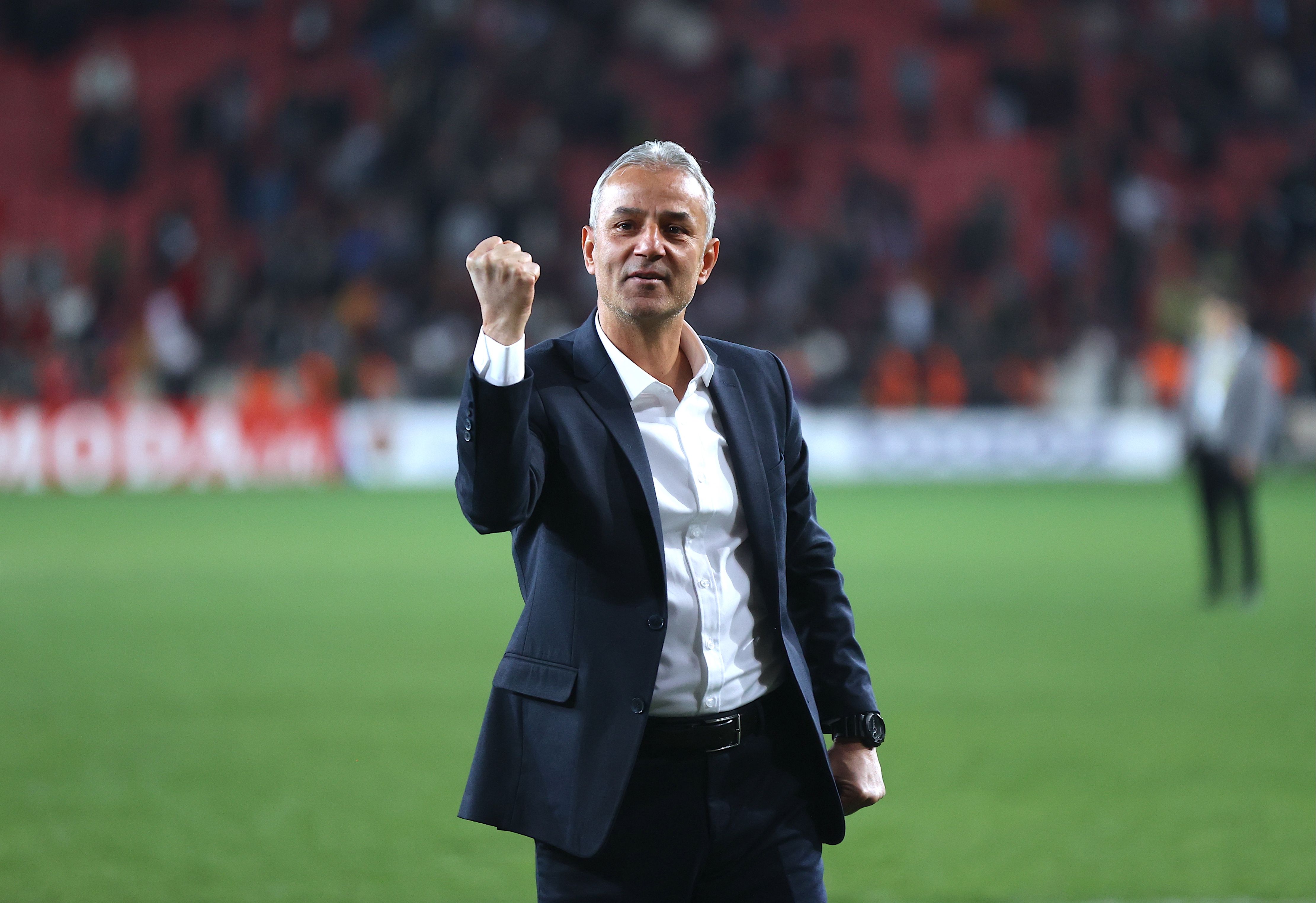 Sarı kanarya kritik Hatay deplasmanından neşeli döndü! Fener’den "Hatay"a yer yok Sarı kanarya kritik Hatay deplasmanından neşeli döndü! Fener’den "Hatay"a yer yok - 3. Resim