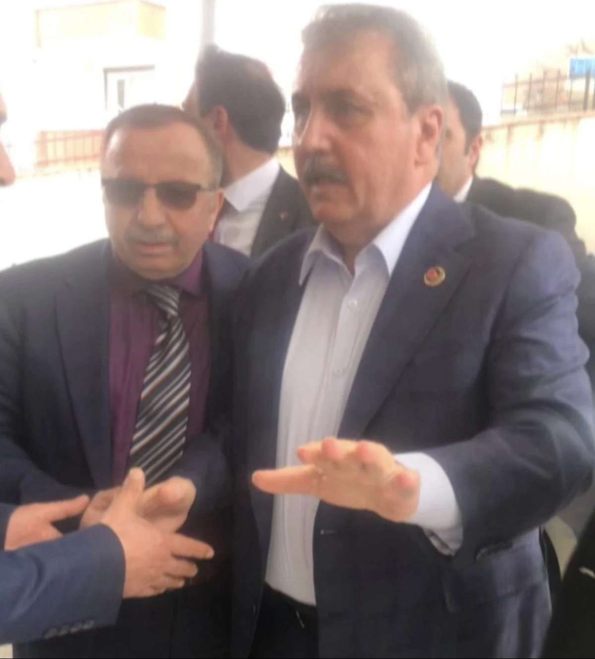 BBP lideri Destici trafik kazası geçirdi! BBP lideri Destici trafik kazası geçirdi! - 1. Resim