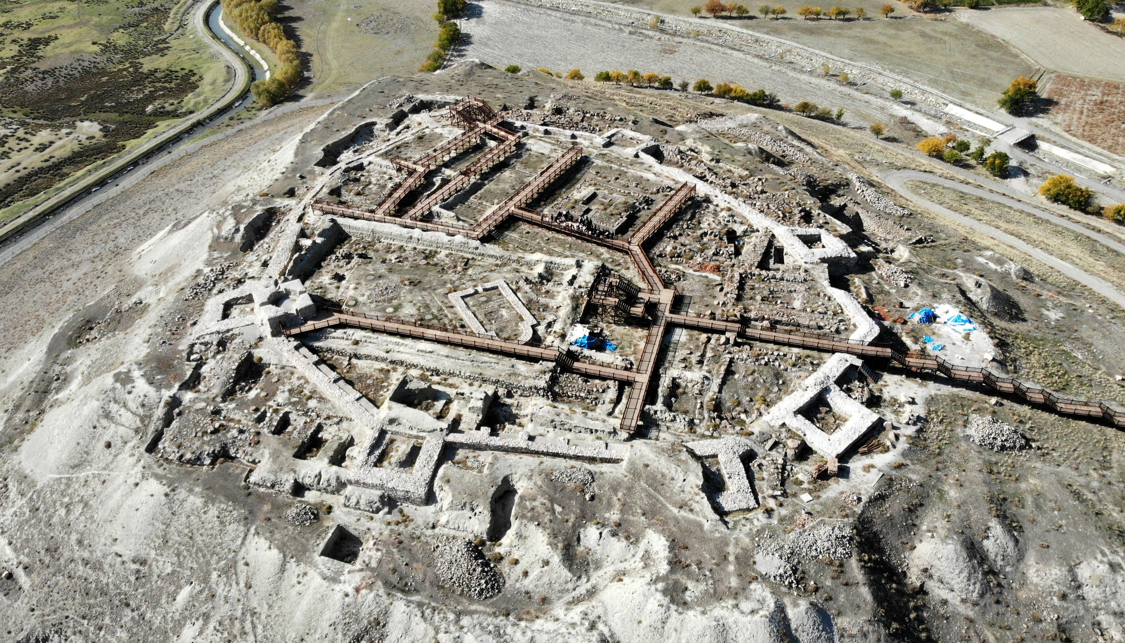 Dünyanın yaşayan en eski şehri Türkiye’de! Doğu Anadolu Bölgesinde görülmesi gereken antik kentler - 1. Resim