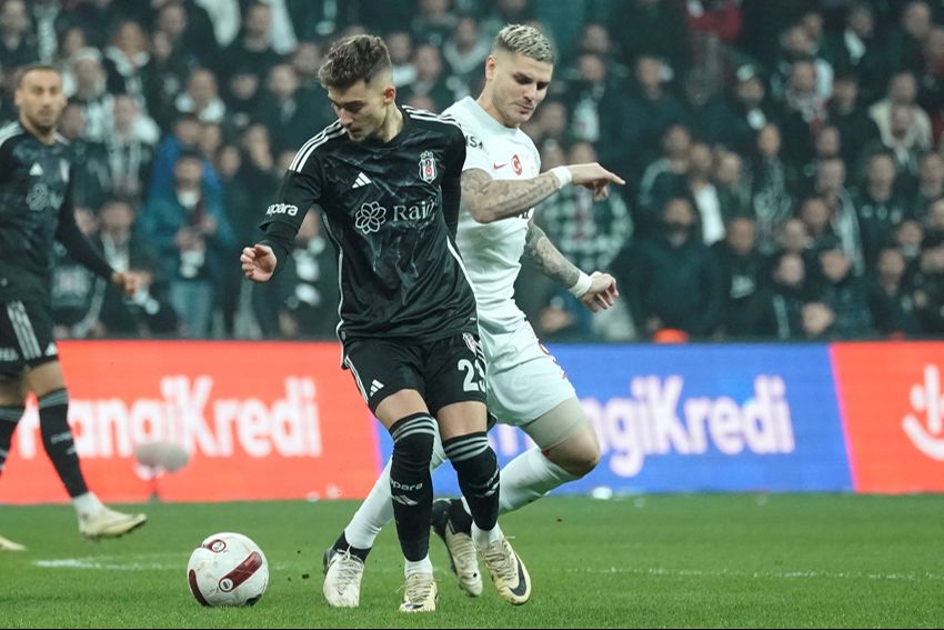 Fernando Santos, Rashica'yı oyundan alınca kıyameti kopardı: Sen bazı şeyleri göremiyorsun hocam Fernando Santos, Rashica'yı oyundan alınca kıyameti kopardı: Sen bazı şeyleri göremiyorsun hocam - 1. Resim