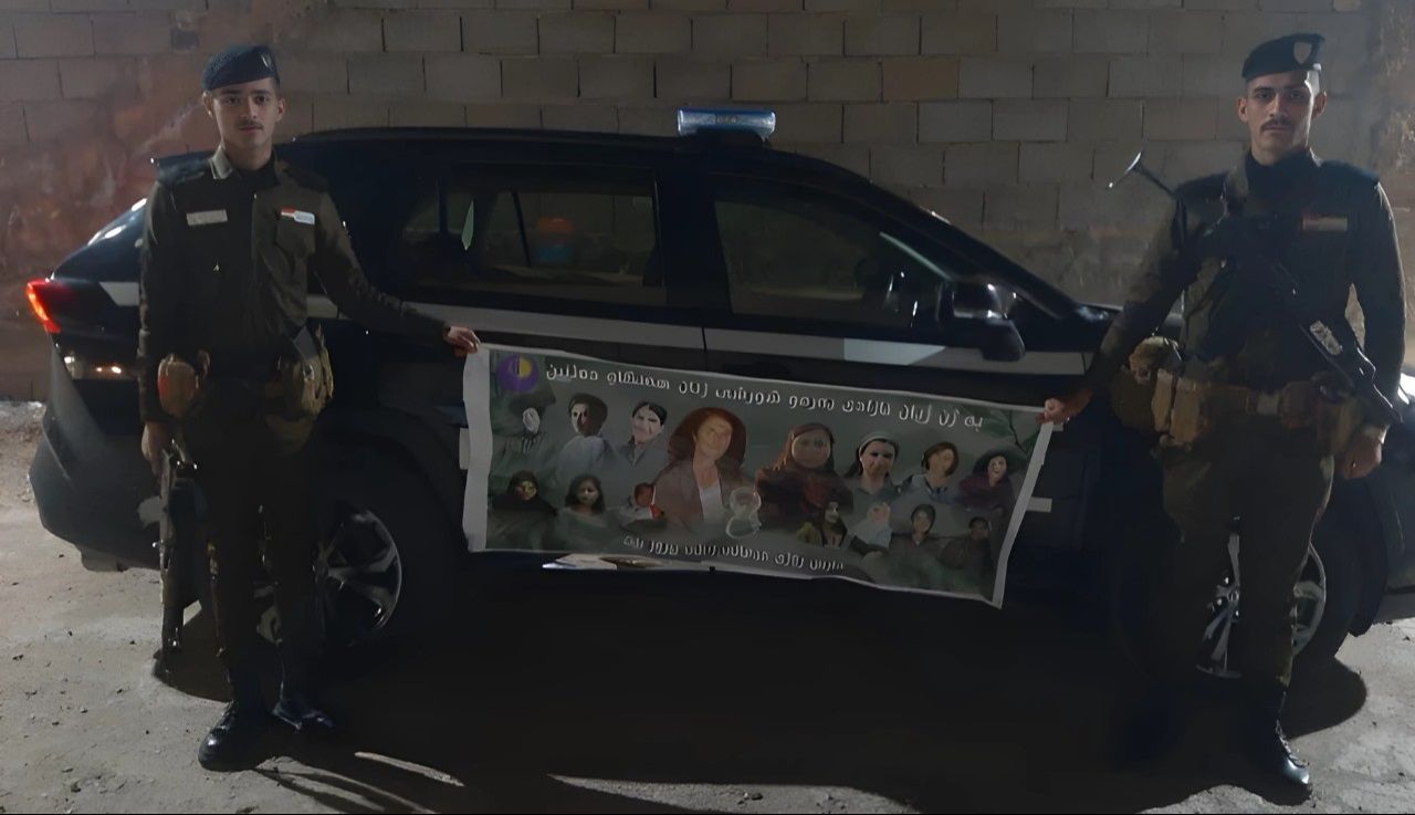 Kerkük'te terör örgütü provokasyonu! PKK teröristlerin pankartını astı - 2. Resim