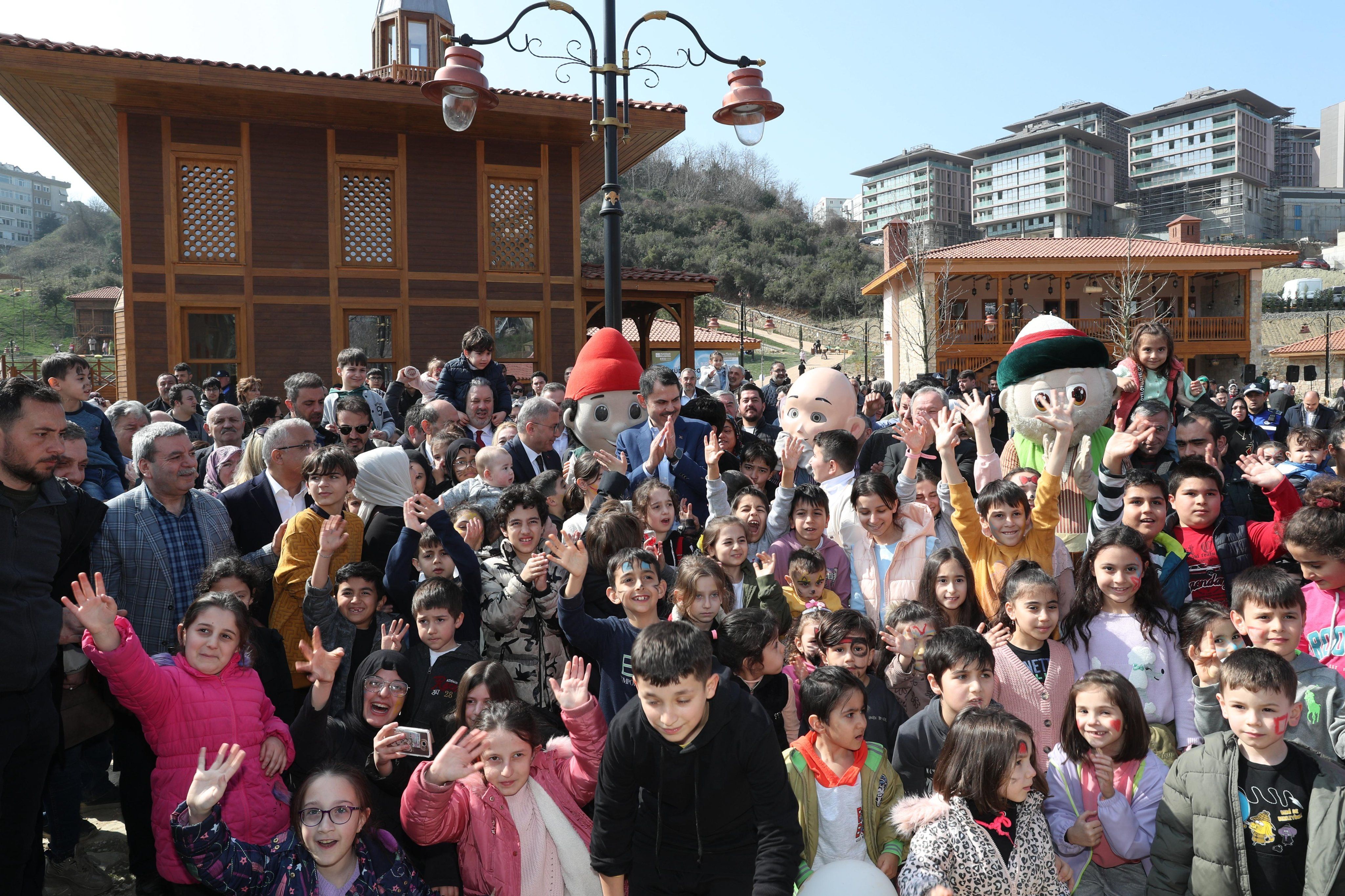 Murat Kurum'dan İBB yönetimine: Farklı gündemler sizi 31 Mart'ta büyük bir bozguna uğratacak - 3. Resim