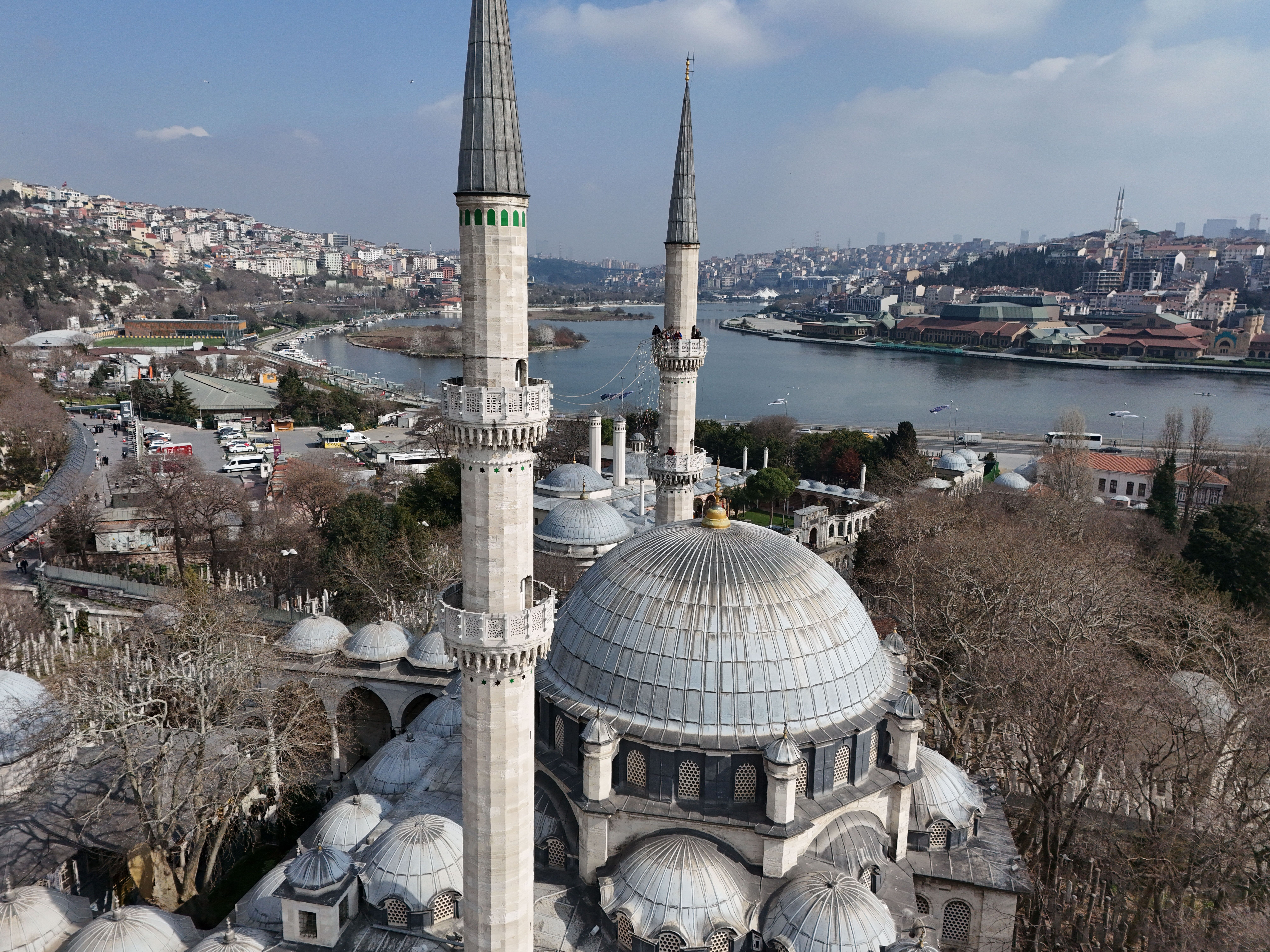 Ramazan Kur'an ayıdır! İlk mahyalar Eyüpsultan Camii'ne asıldı Ramazan Kur'an ayıdır! İlk mahyalar Eyüpsultan Camii'ne asıldı - 4. Resim
