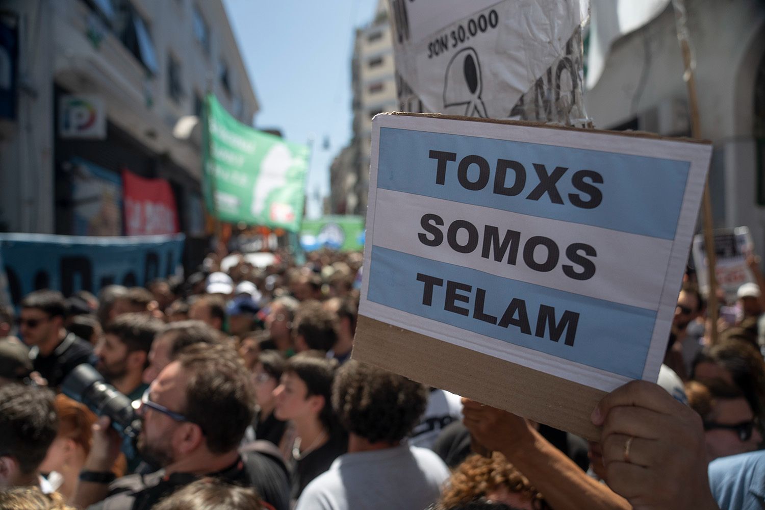 Arjantin Başkanı kemer sıkmak için devletin haber ajansı Telam'ı kapattı, ortalık karıştı! Arjantin Başkanı kemer sıkmak için devletin haber ajansı Telam'ı kapattı, ortalık karıştı! - 3. Resim