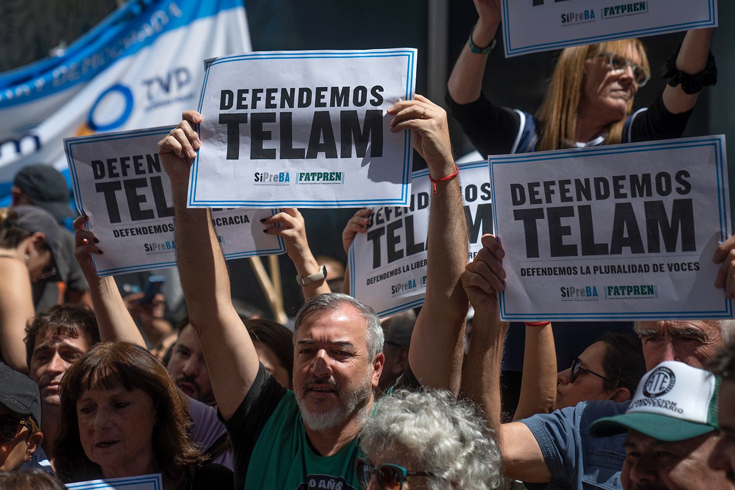 Arjantin Başkanı kemer sıkmak için devletin haber ajansı Telam'ı kapattı, ortalık karıştı! Arjantin Başkanı kemer sıkmak için devletin haber ajansı Telam'ı kapattı, ortalık karıştı! - 2. Resim