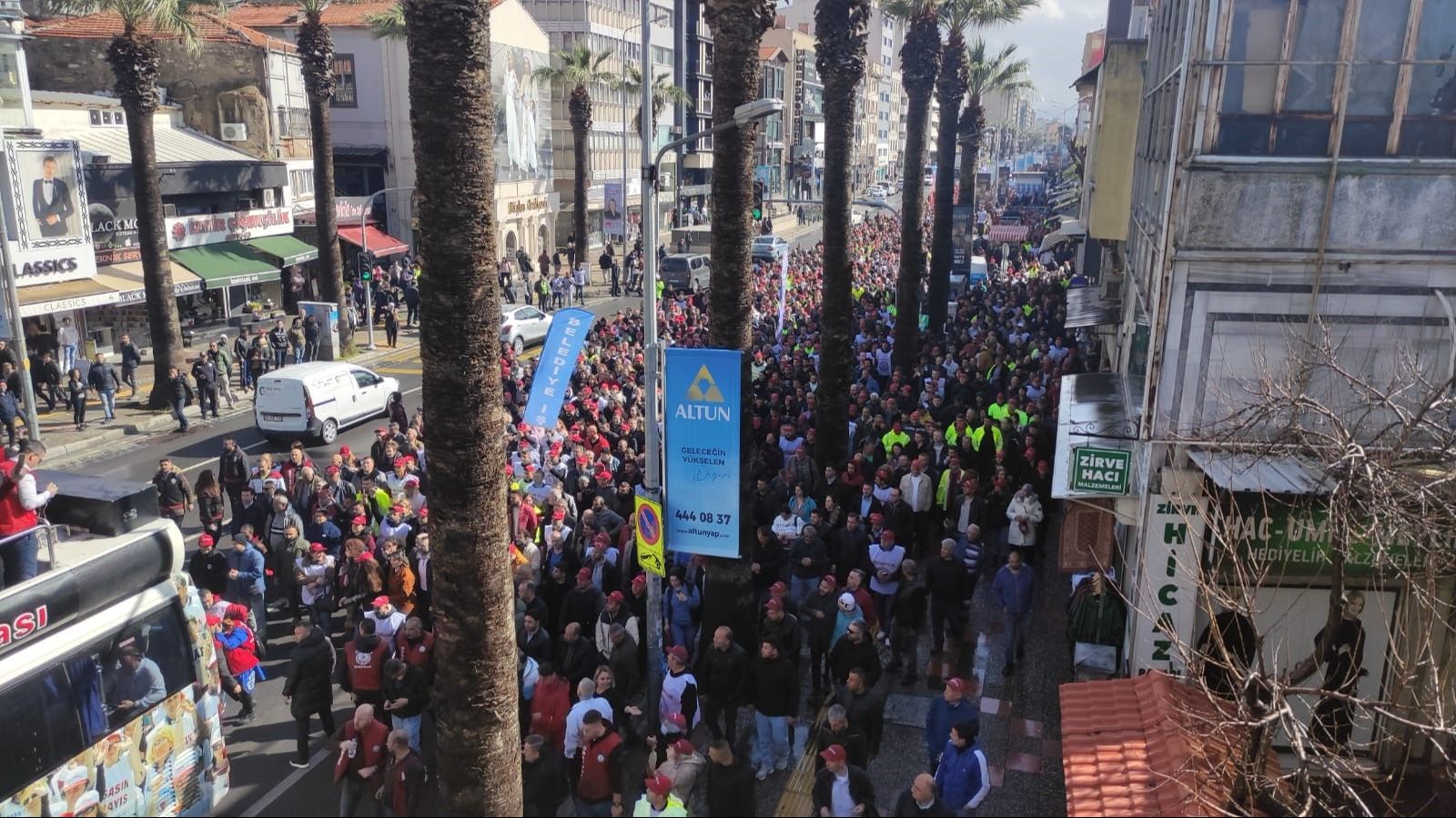 İzmir Büyükşehir Belediyesi'nin zam teklifi kontak kapattırdı İzmir Büyükşehir Belediyesi'nin zam teklifi kontak kapattırdı - 1. Resim