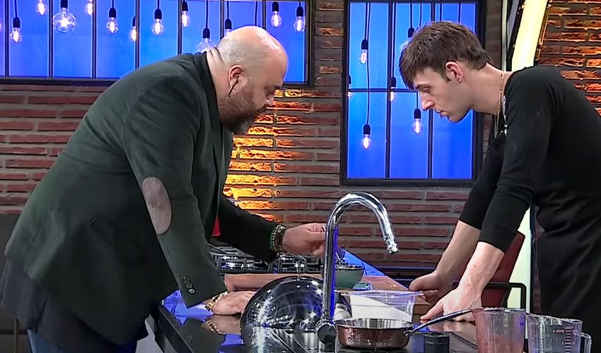 MasterChef Rıfat’ın şansı açıldı! İşi için İstanbul’u terk ediyor, paraya para demeyecek - 1. Resim