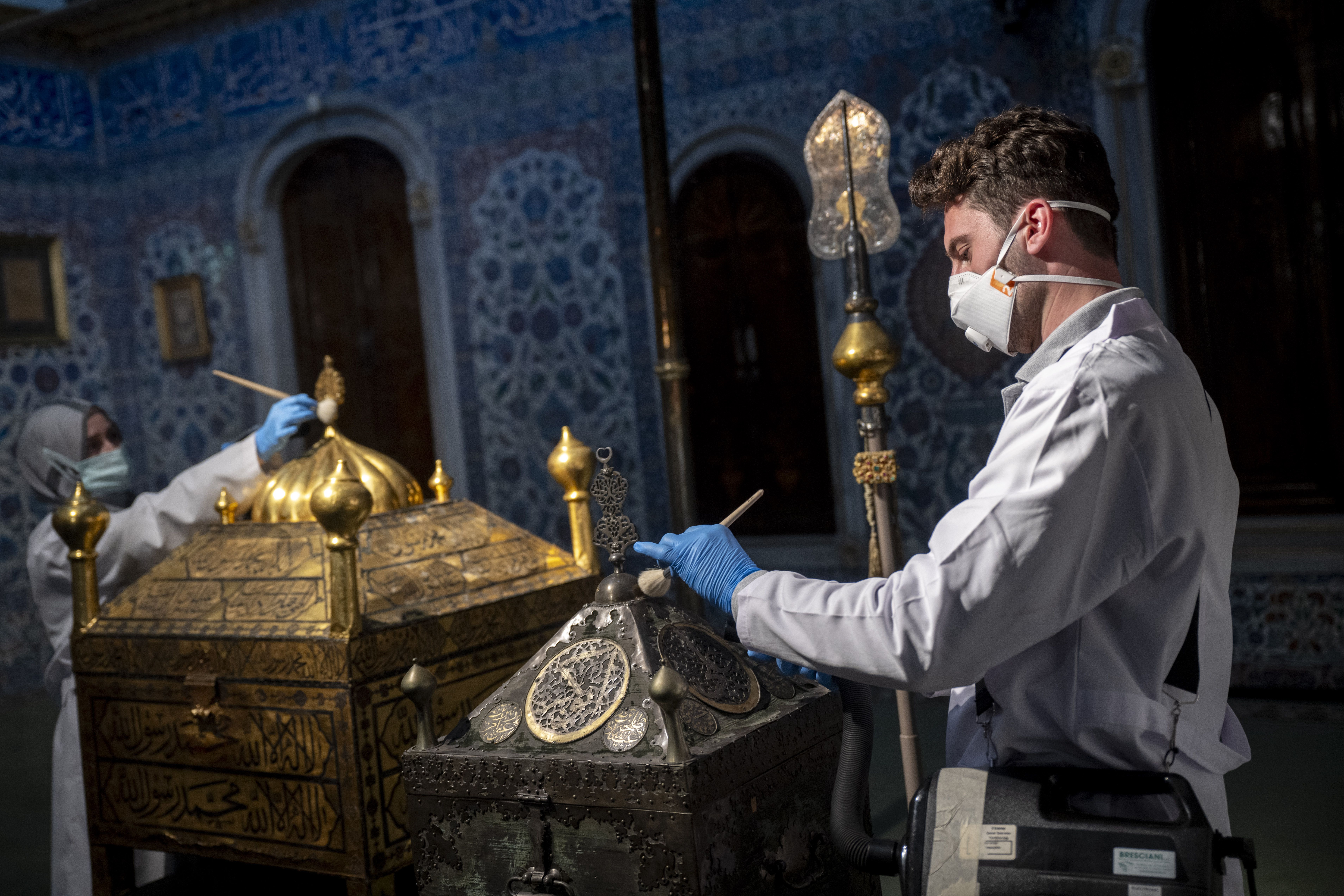 Mukaddes Emanetler Dairesi titizlikle temizlendi! Topkapı Sarayı Ramazan'da yeni sergi düzeniyle ziyaretçilere açık - 5. Resim