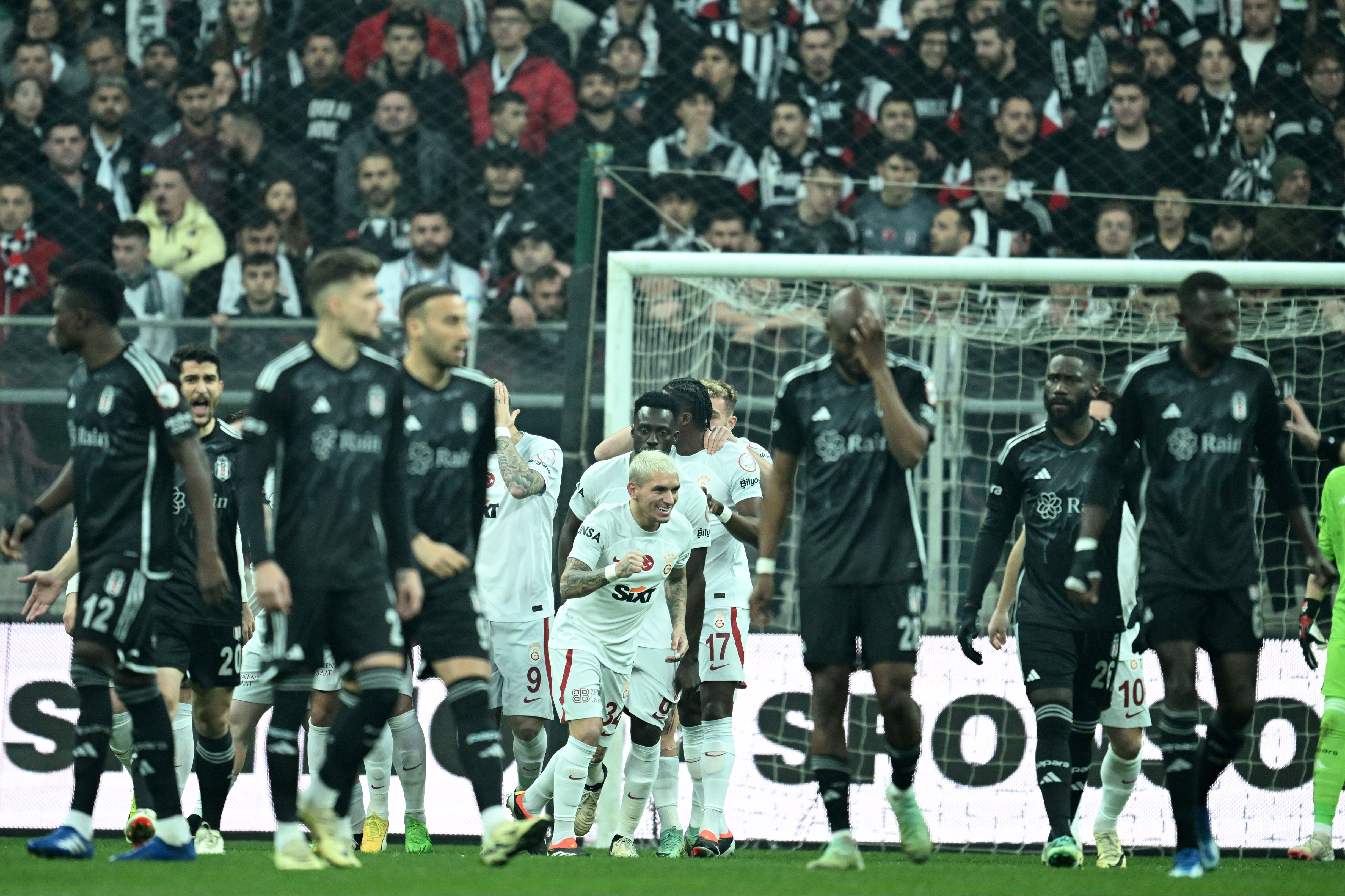 Beşiktaş'ta büyük operasyon! Fernando Santos 10 oyuncunun biletini kesti - 1. Resim