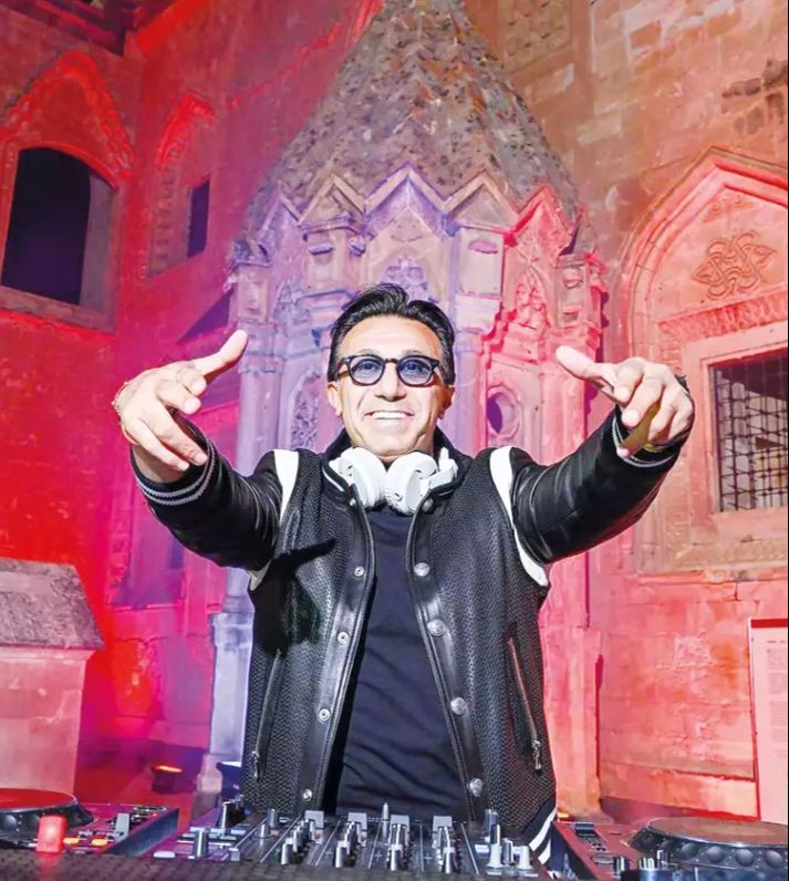 Dünya mirası İshak Paşa Sarayı'nı diskoya çevirdi! Bakanlık harekete geçti Dünya mirası İshak Paşa Sarayı'nı diskoya çevirdi! Bakanlık harekete geçti - 3. Resim