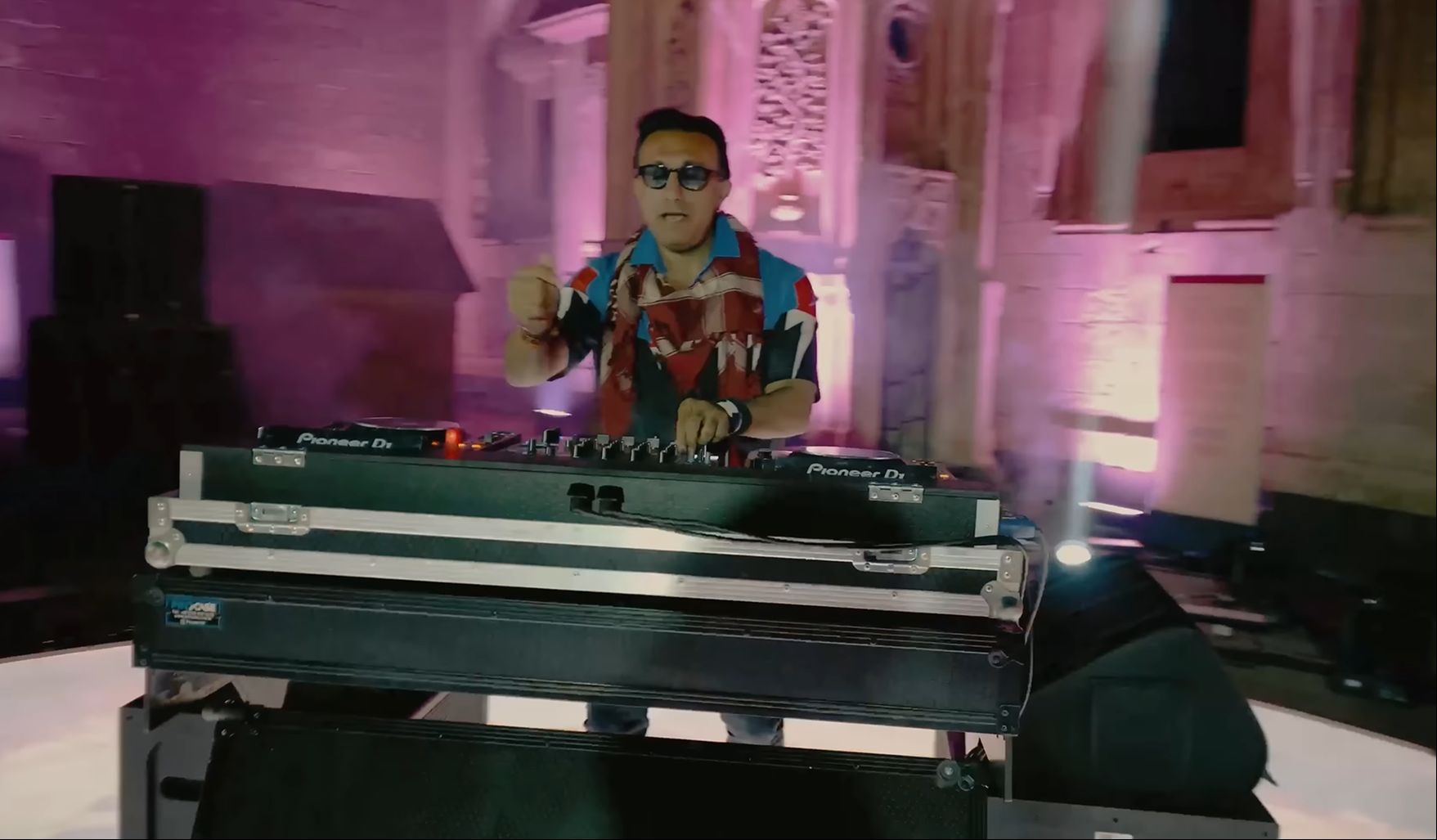 Dünya mirası İshak Paşa Sarayı'nı diskoya çevirdi! Bakanlık harekete geçti Dünya mirası İshak Paşa Sarayı'nı diskoya çevirdi! Bakanlık harekete geçti - 2. Resim