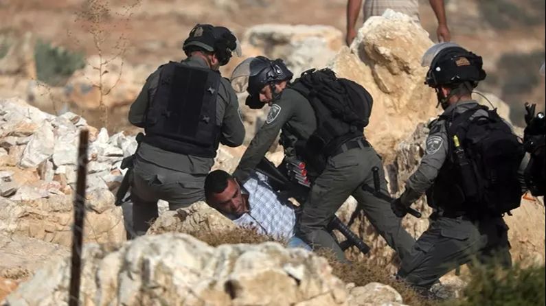 İsrail zulmü İngiliz basınında: Esir Filistinliler dayak ve cinsel saldırı! - 1. Resim