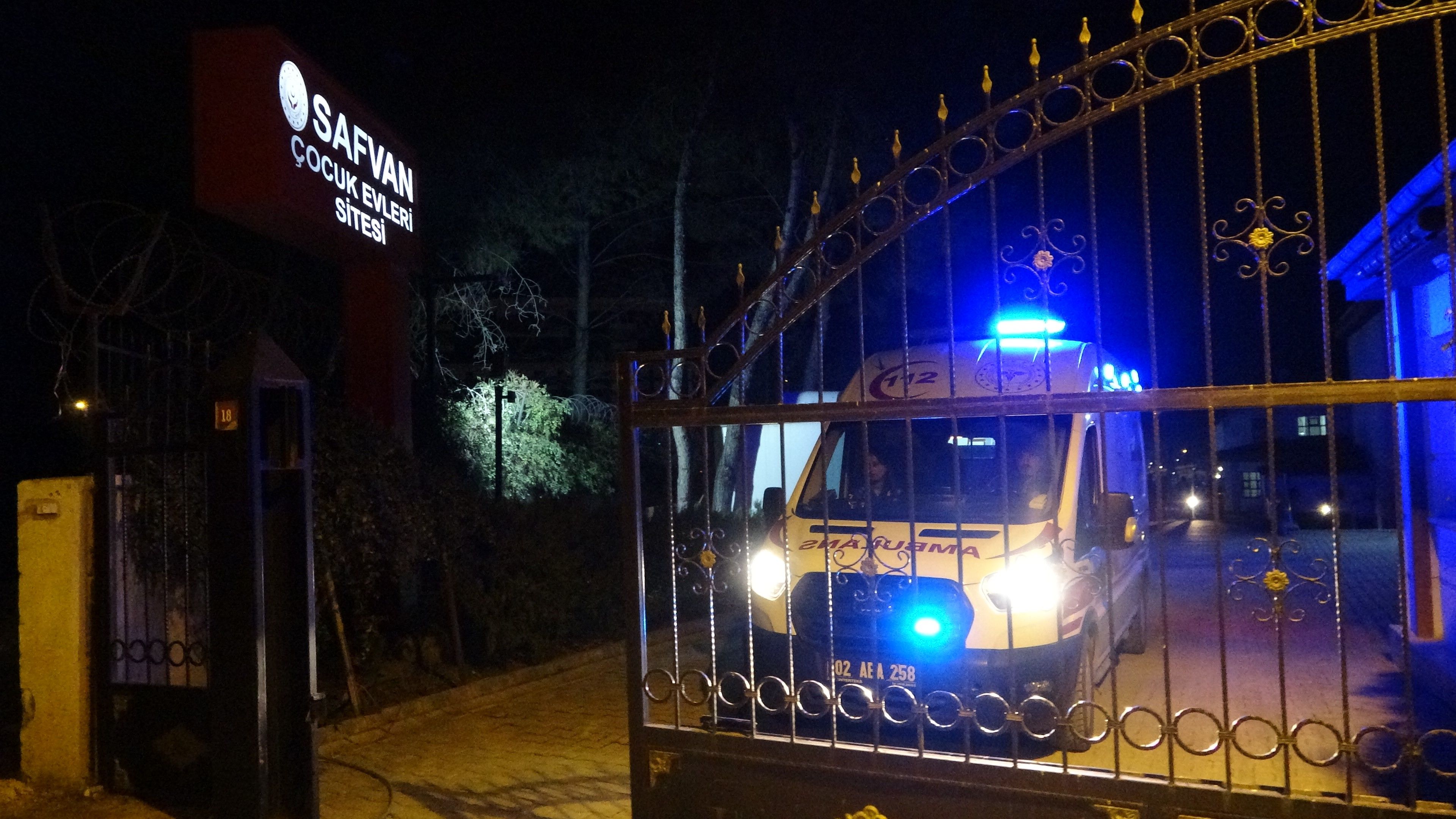 Sevgi evinde olaylı gece! Koruma altındaki çocuklar birbirlerine girdi - 2. Resim