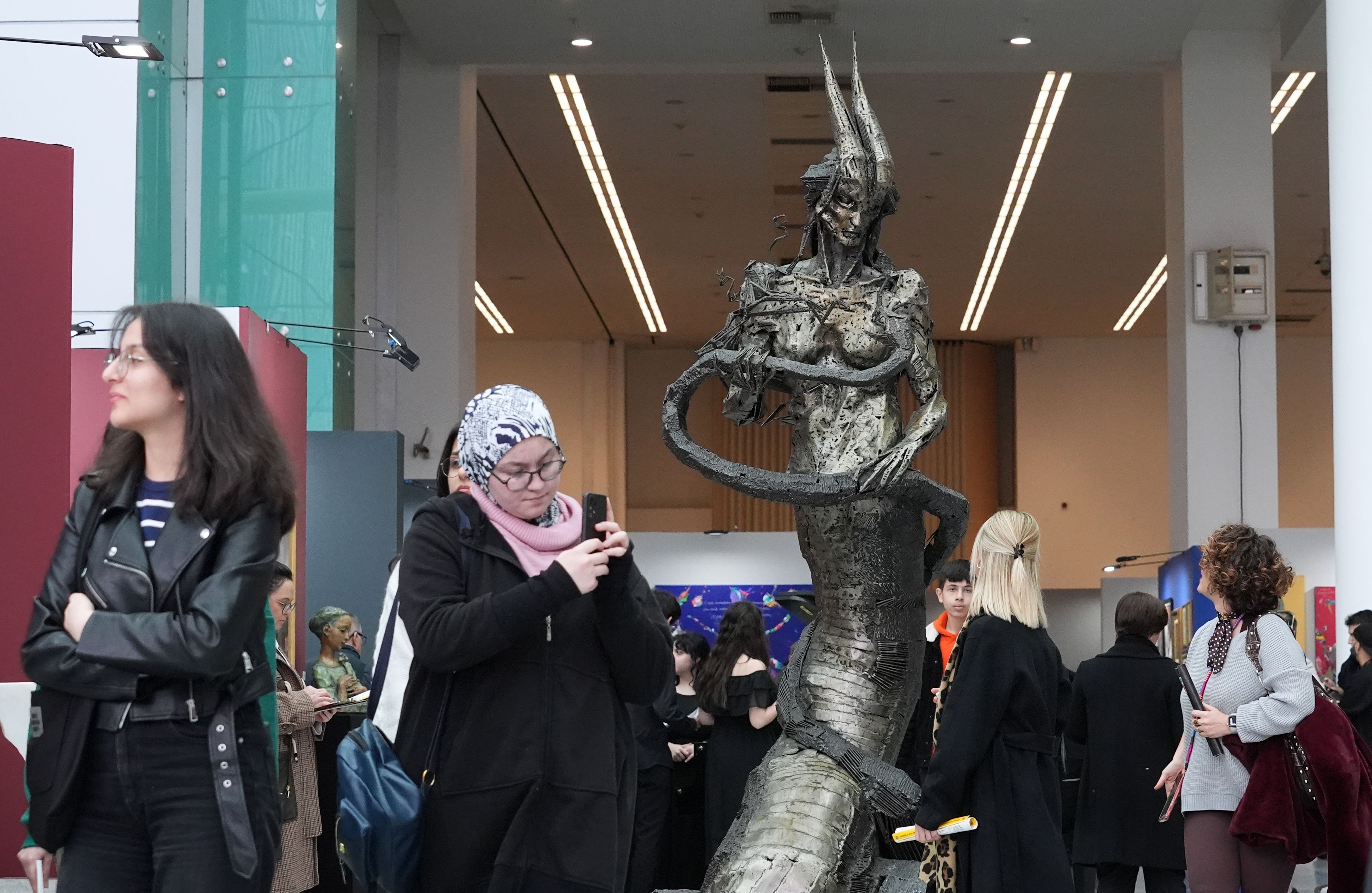 Ankaralılar çağdaş sanata ilgi göstermiyor mu? 10. Uluslararası Çağdaş Sanat Fuarı sanat meraklılarını bekliyor - 7. Resim