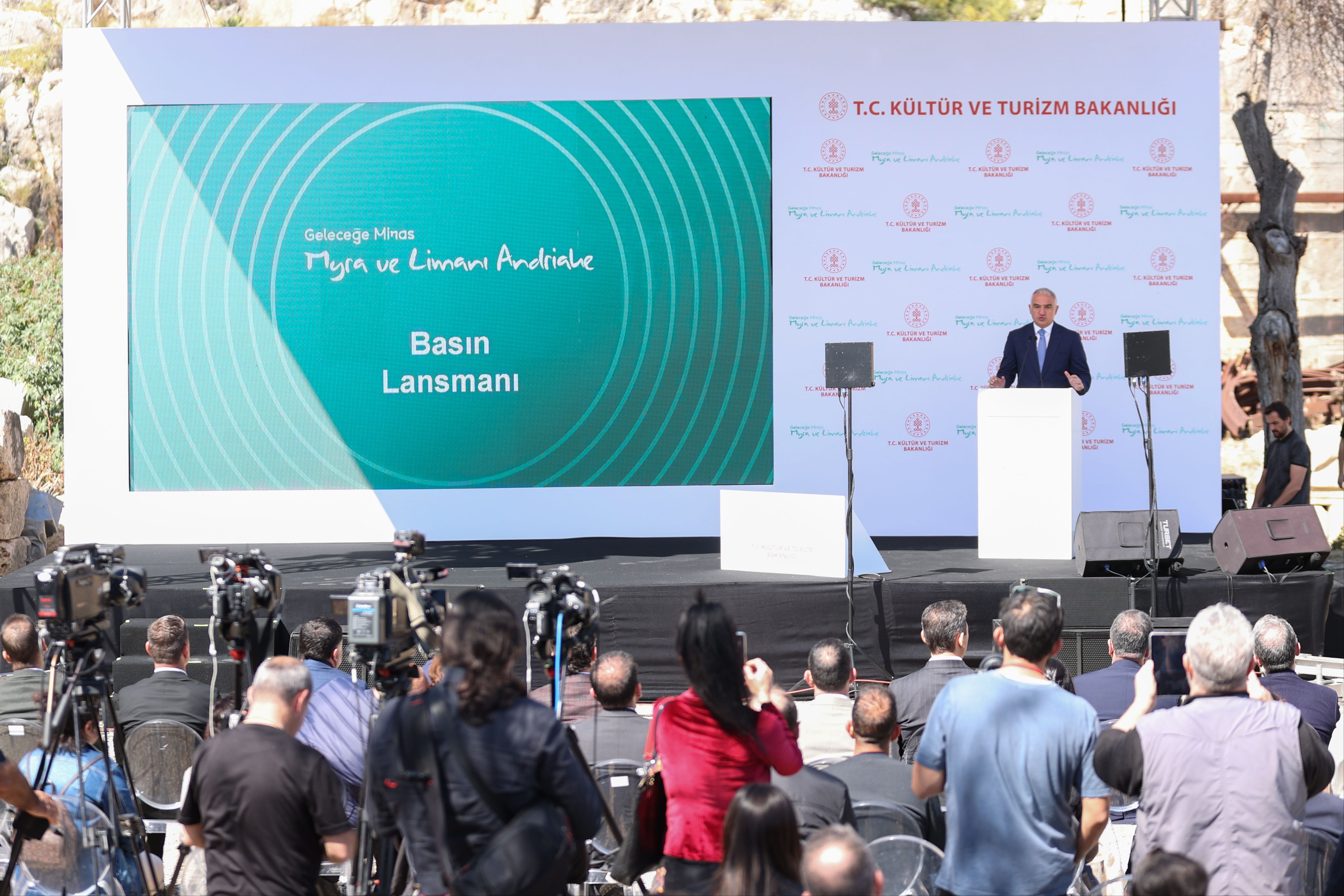 Antalya'ya 500 milyon lira arkeoloji ödeneği! Bakan Ersoy  Antalya'ya 500 milyon lira arkeoloji ödeneği! Bakan Ersoy