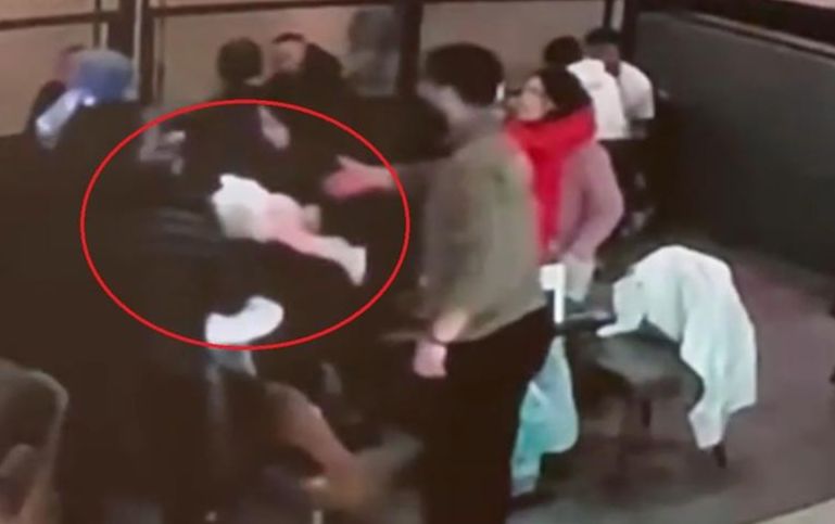 Boğazına kurabiye takılınca... Heimlich manevrasıyla hayatı kurtuldu - 1. Resim