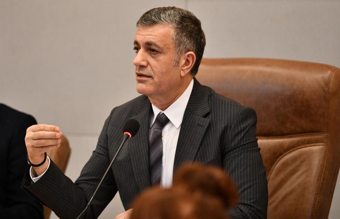 DEM'le ittifak, CHP'de Esenyurt kaosu çıkardı! Yeniden aday yapılmayan başkan veryansın etti - 1. Resim