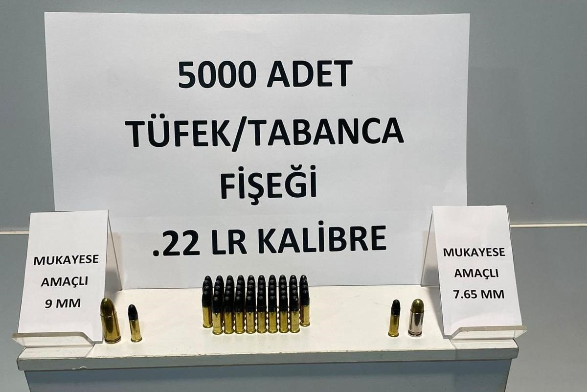 İstanbul Otogarı'nda 5 bin mermi ele geçirildi! Gönderileceği il tespit edildi - 1. Resim