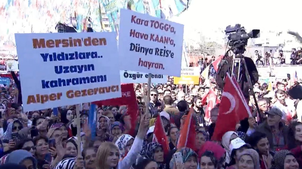 Mersin'de Cumhurbaşkanı Erdoğan'ı mest eden pankart - 1. Resim